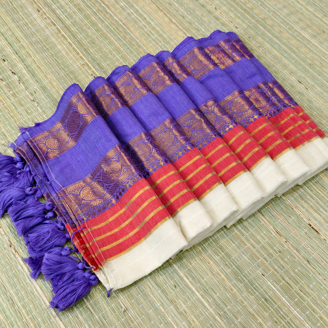 Mul cotton saree with Gap kanchi border