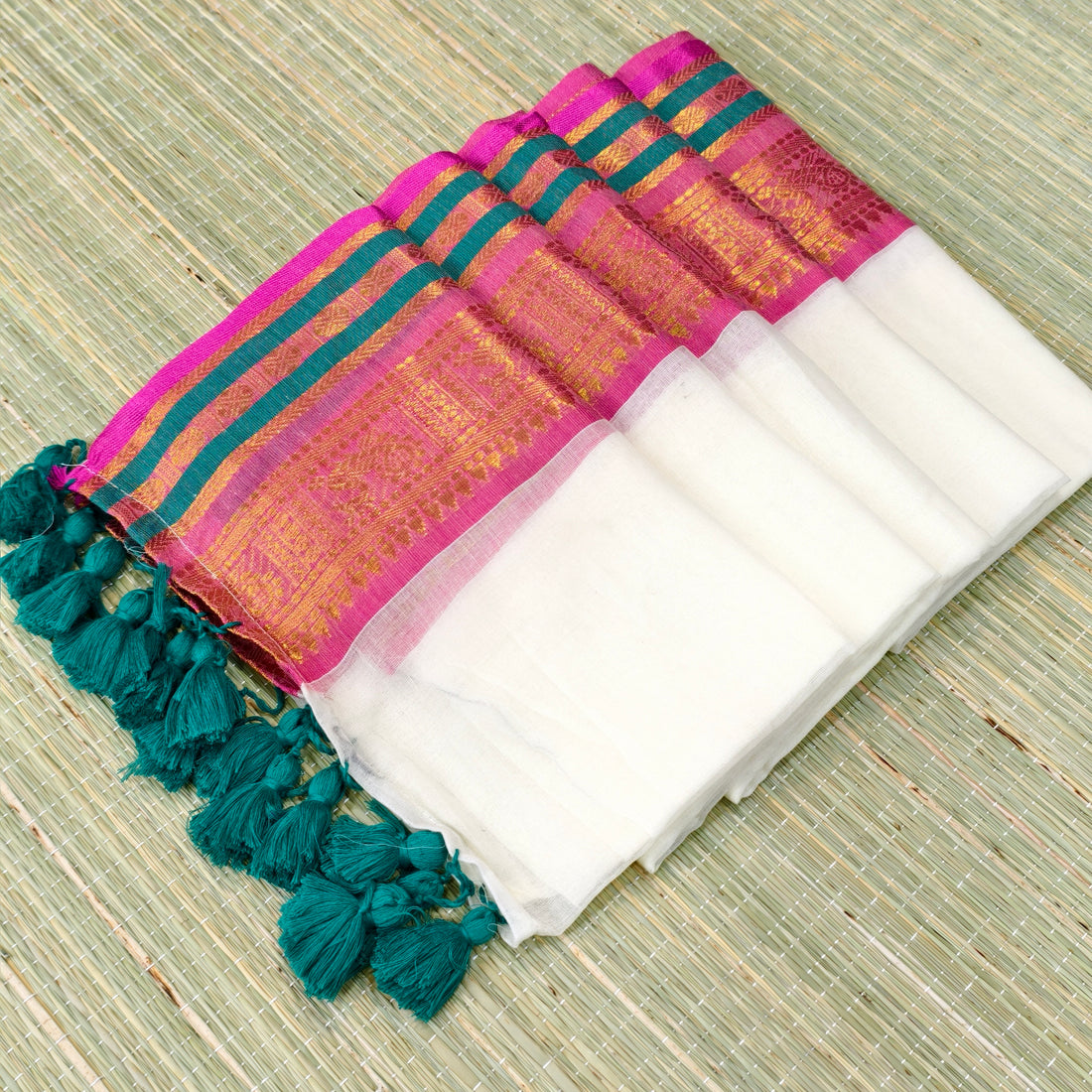 Mul cotton saree with kanchi border