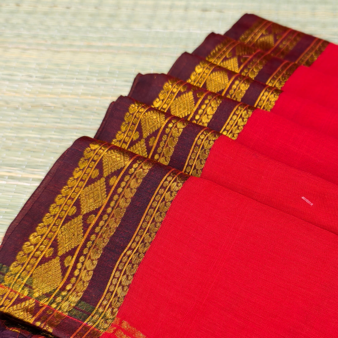Mul cotton saree with Kanchi border