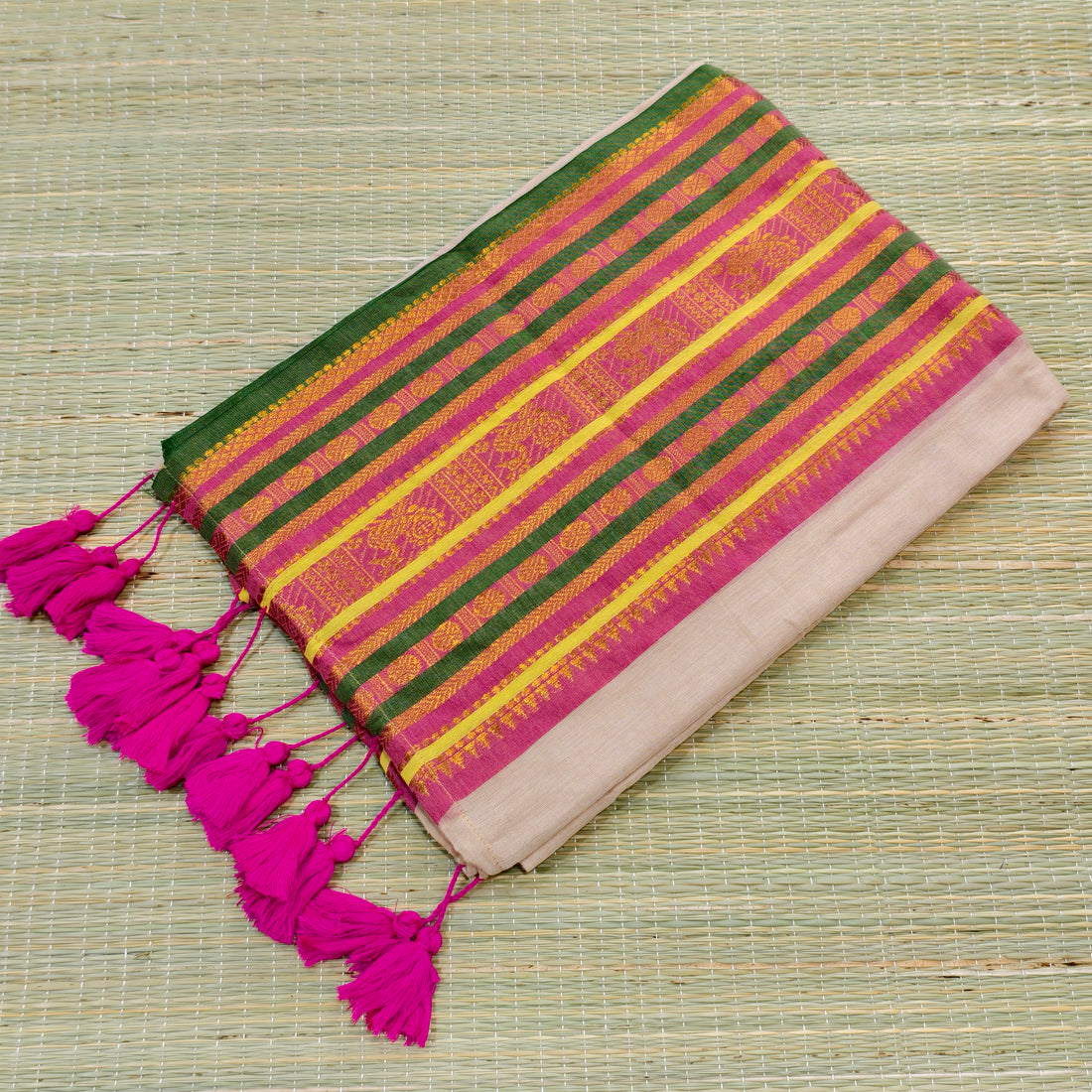 Mul cotton saree with kanchi border