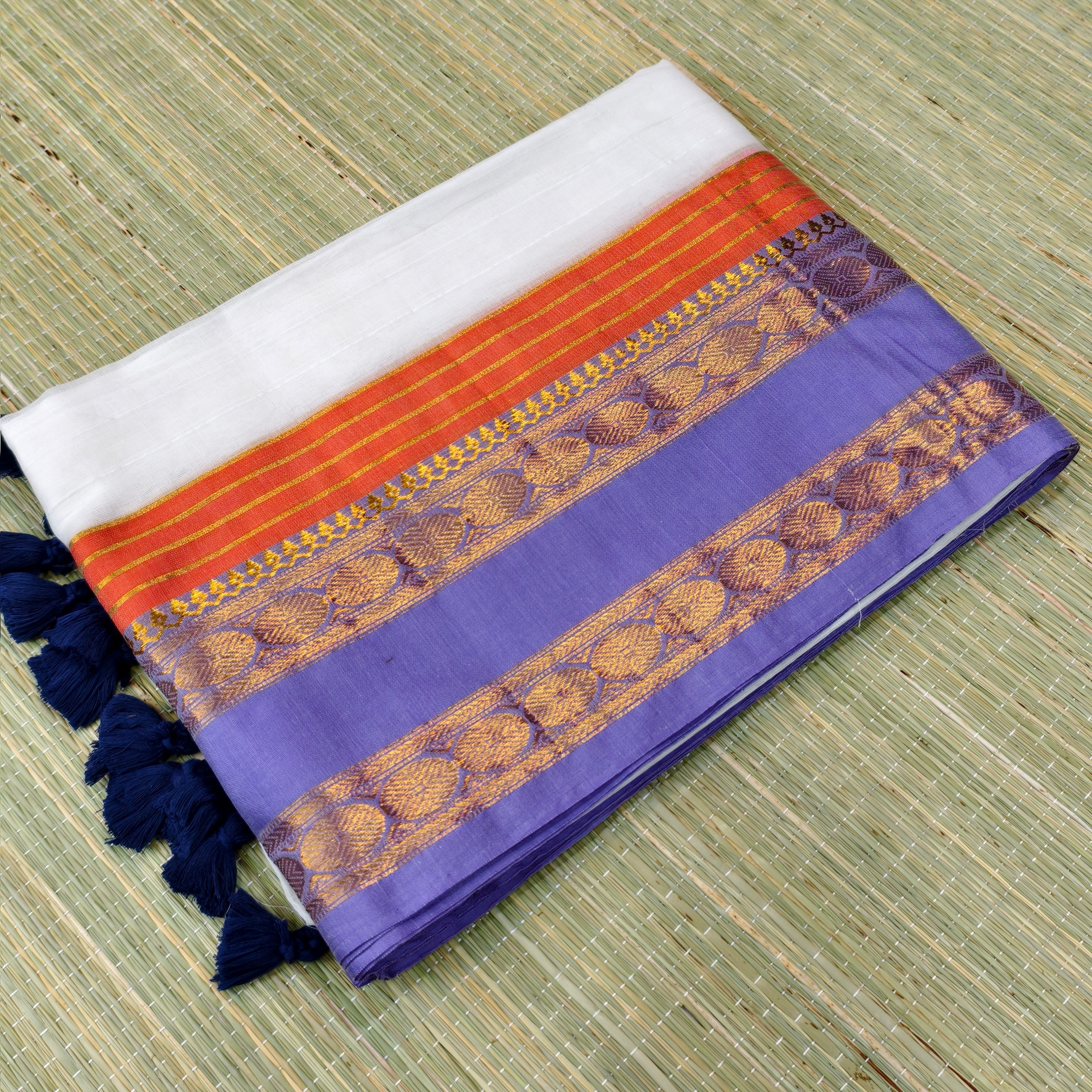 Mul cotton saree with Gap kanchi border