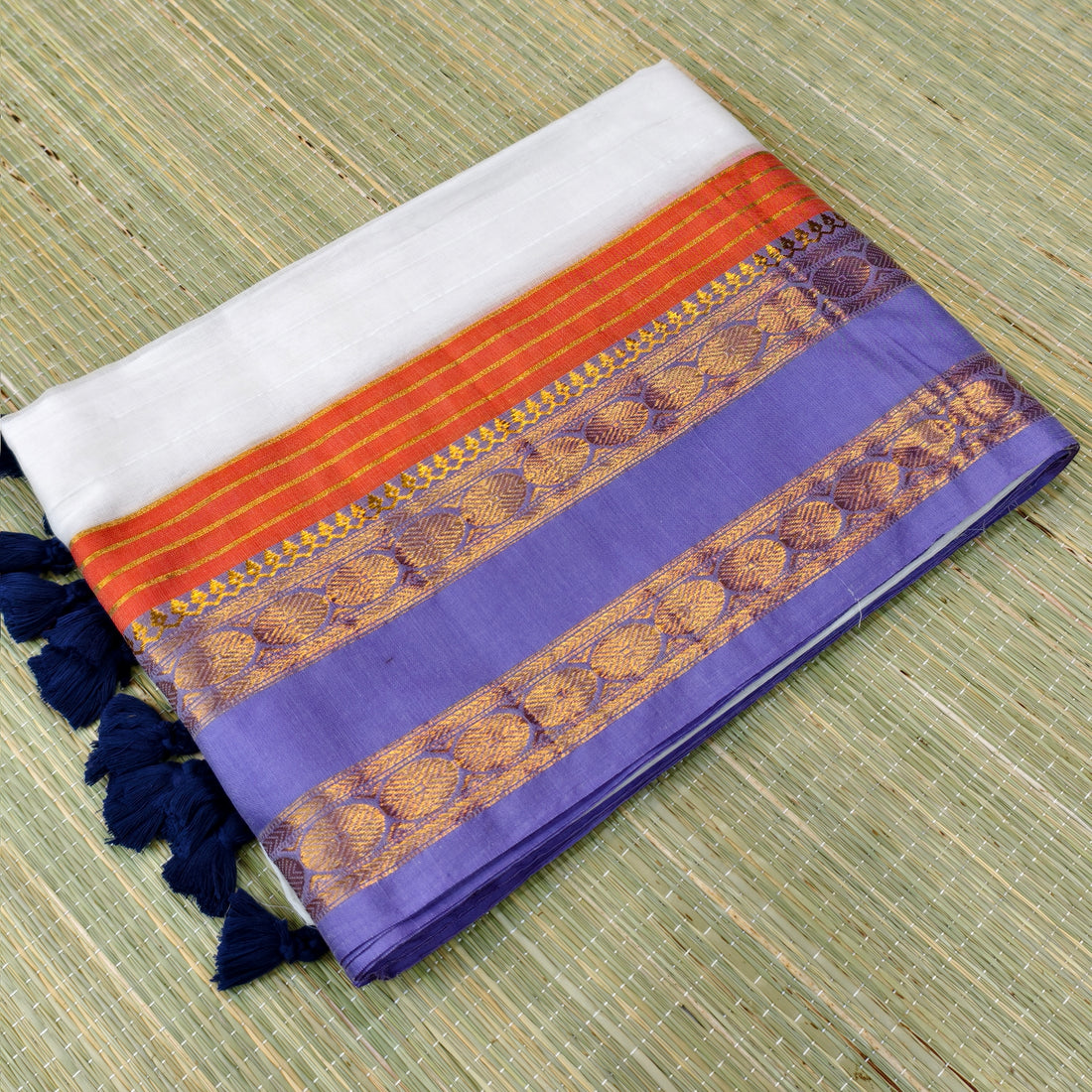 Mul cotton saree with Gap kanchi border