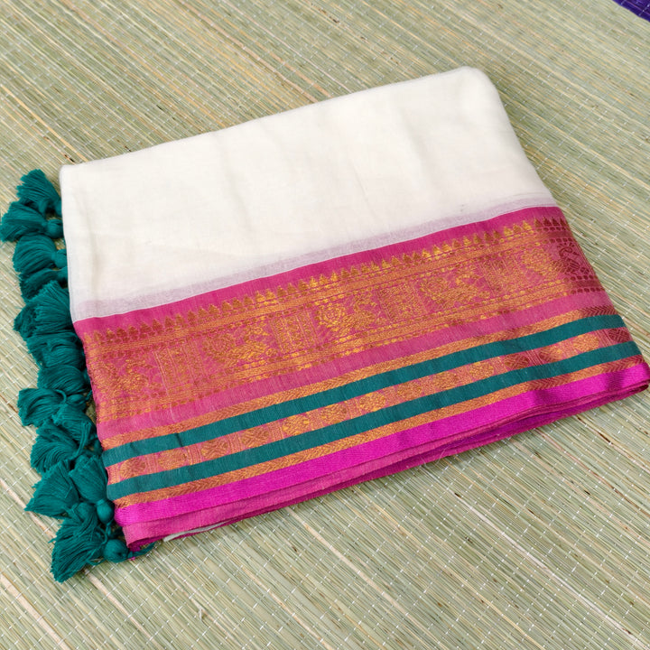 Mul cotton saree with kanchi border