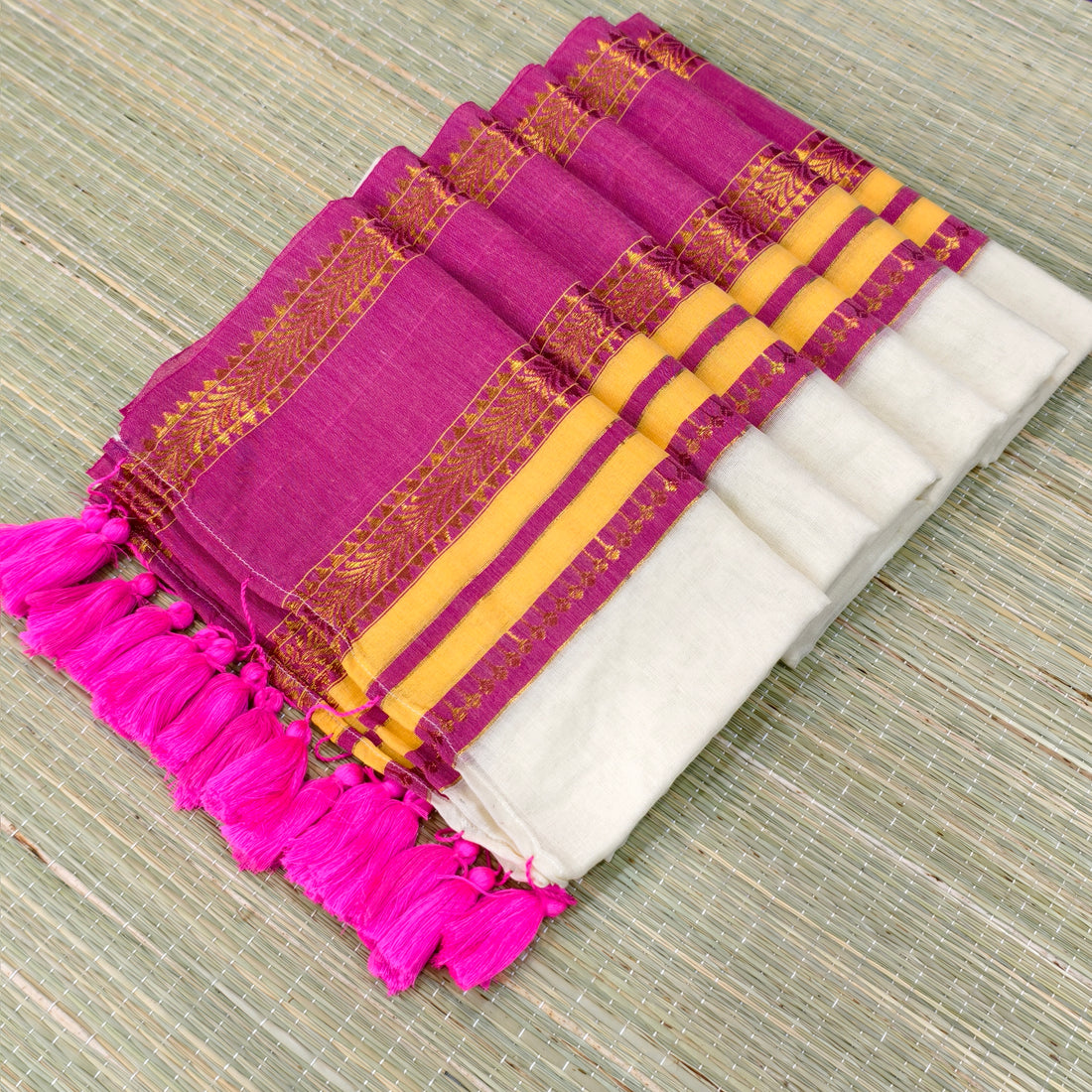 Mul cotton saree with big kanchi gap border