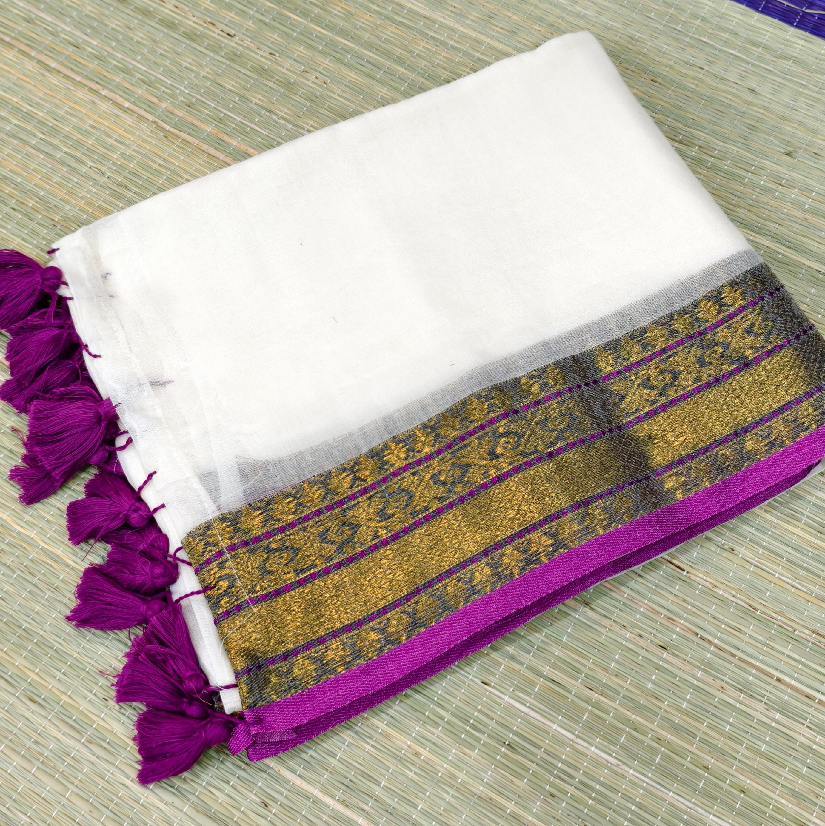 Mul cotton saree with Kanchi border