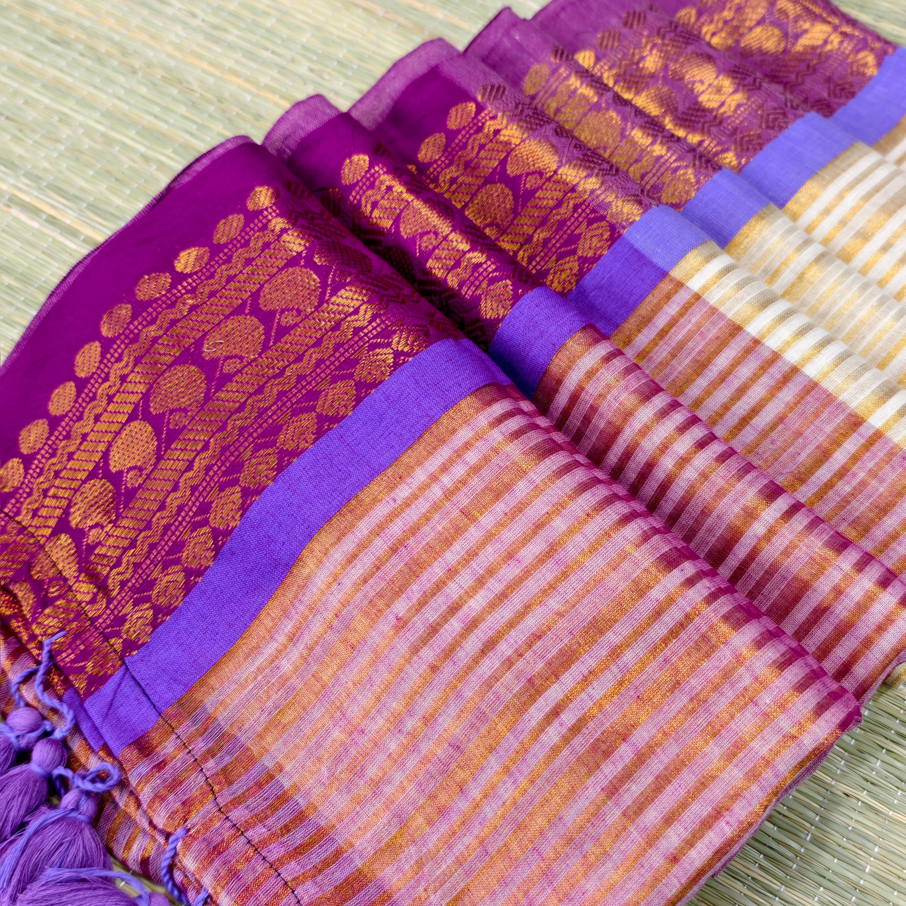 Mul cotton saree with all over zari stripes & kanchi border