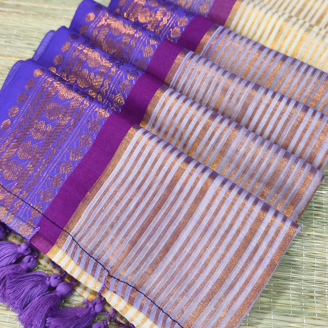 Mul cotton saree with all over zari stripes & kanchi border