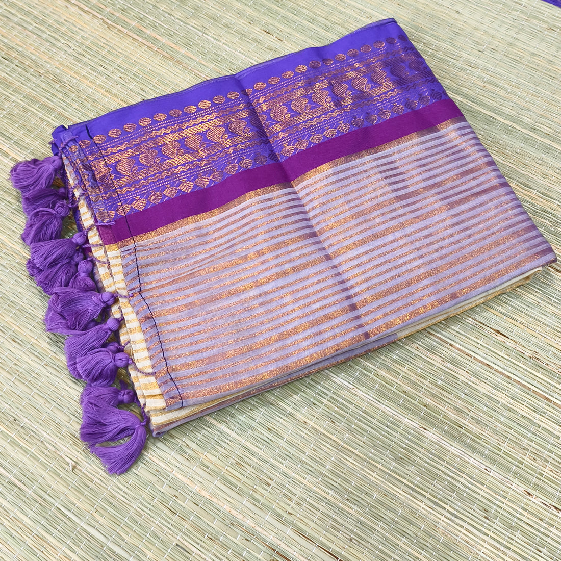 Mul cotton saree with all over zari stripes & kanchi border