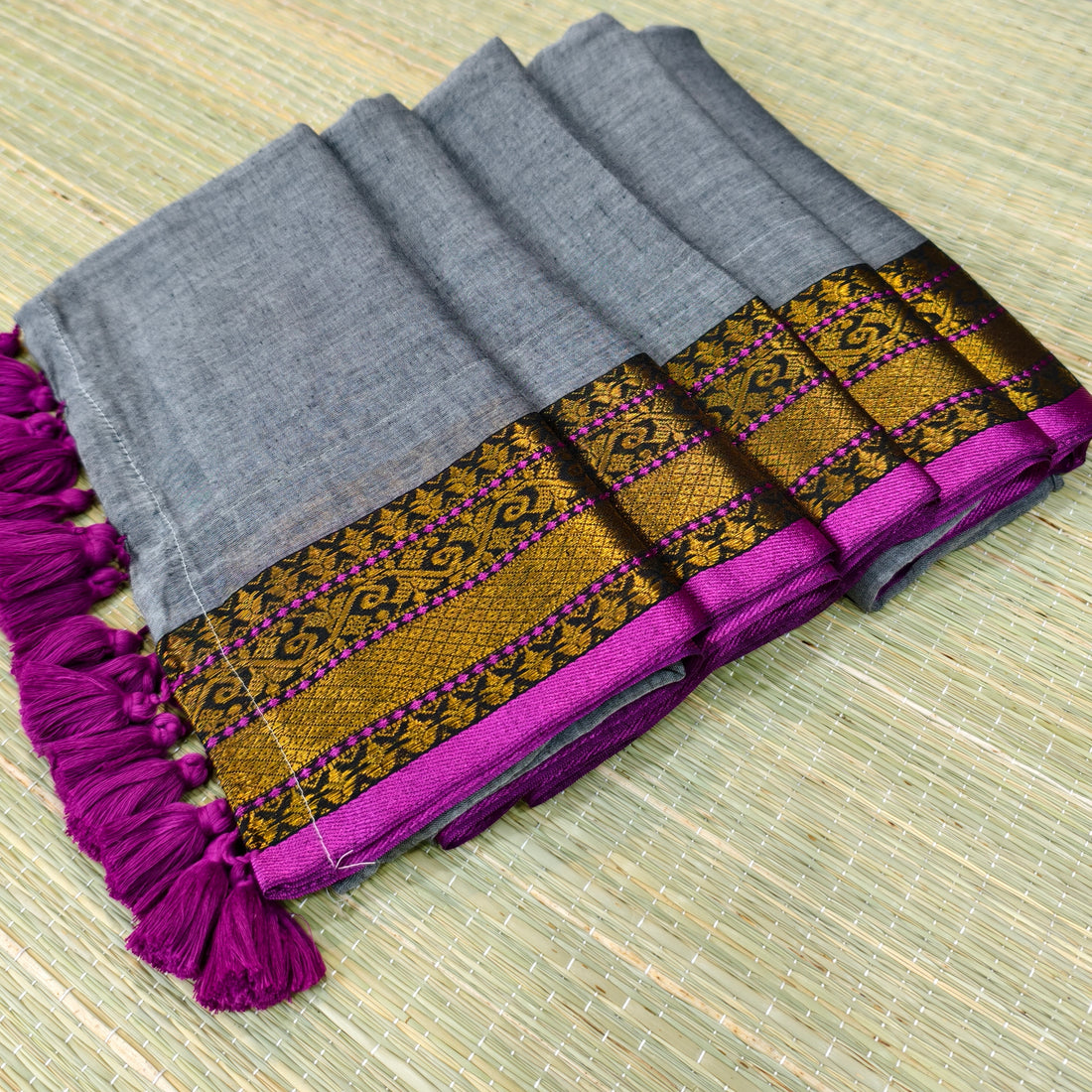 Mul cotton saree with kanchi border