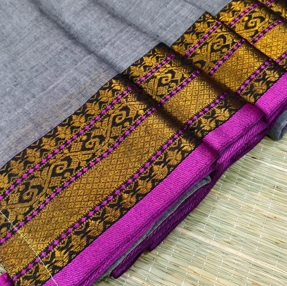 Mul cotton saree with kanchi border
