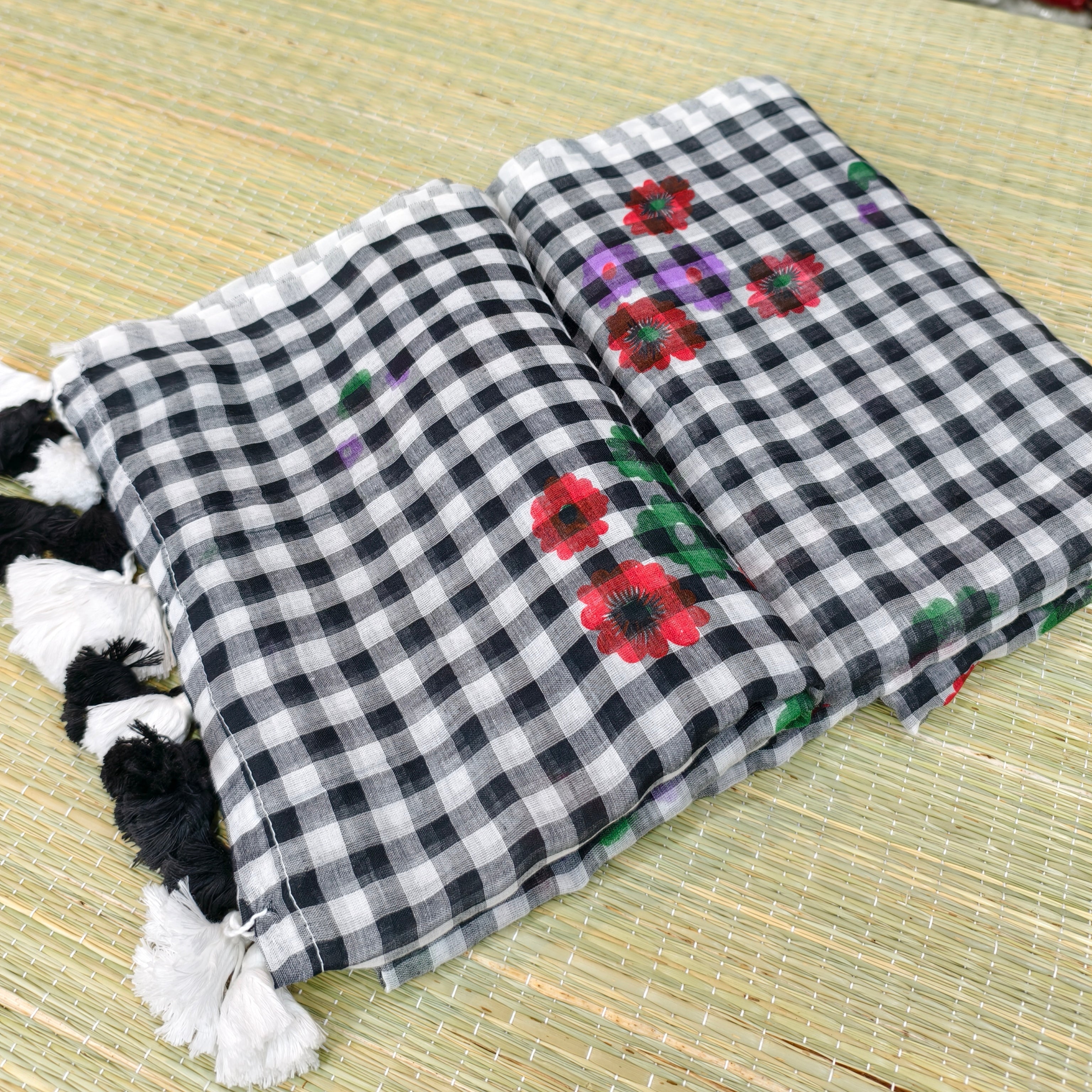 Mul check saree with digital print
