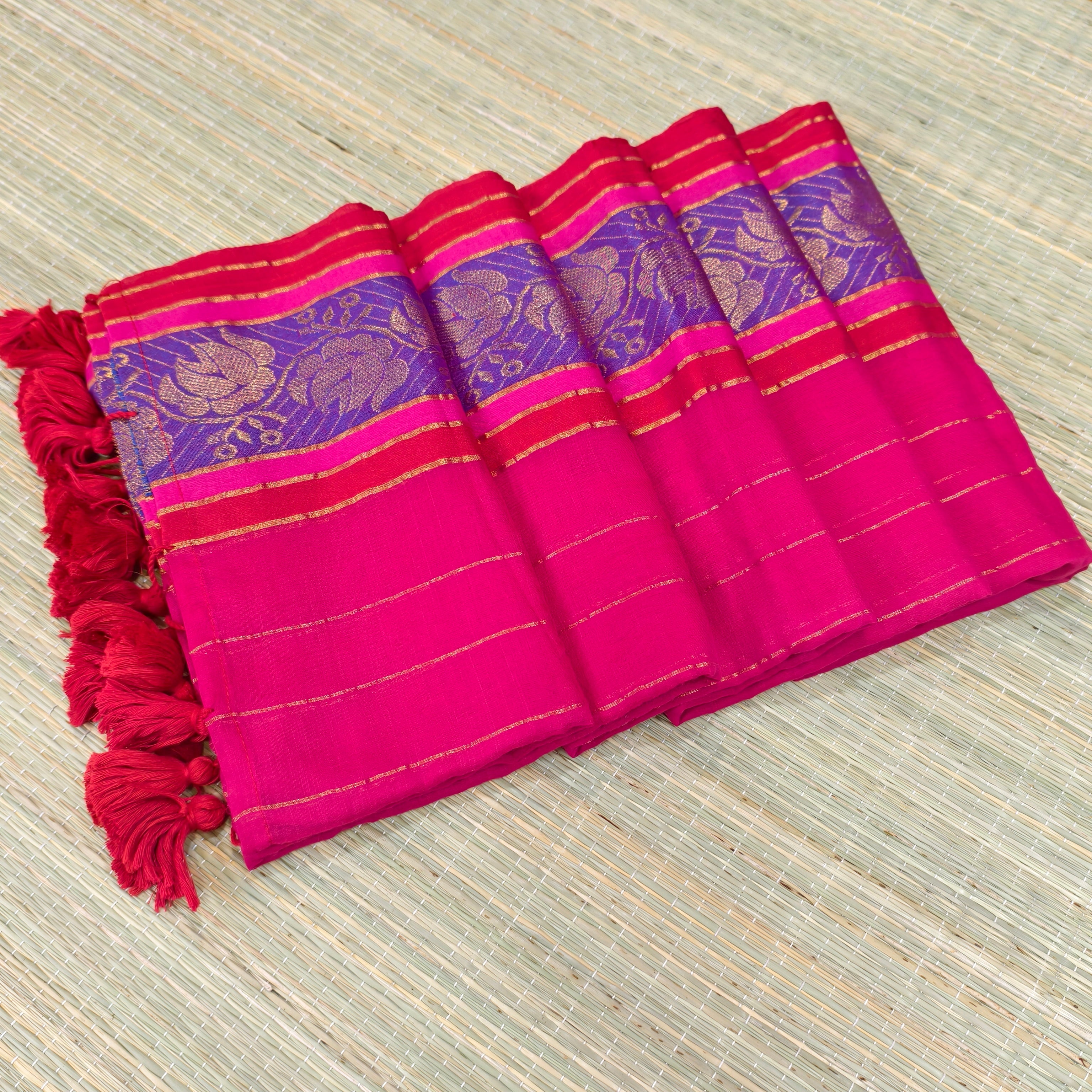 Mul cotton saree with kanchi border