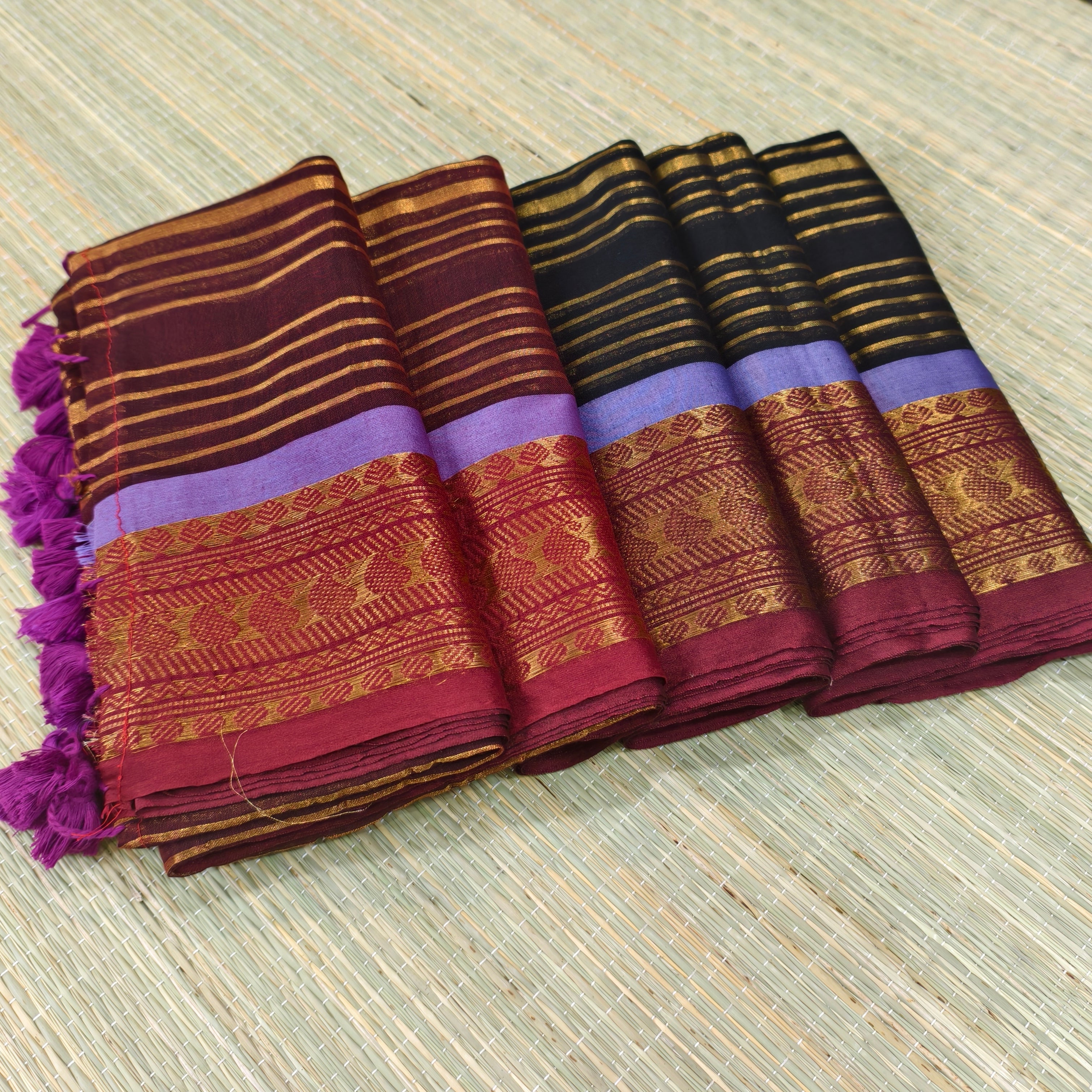 Mul cotton saree with all over zari stripes & kanchi border