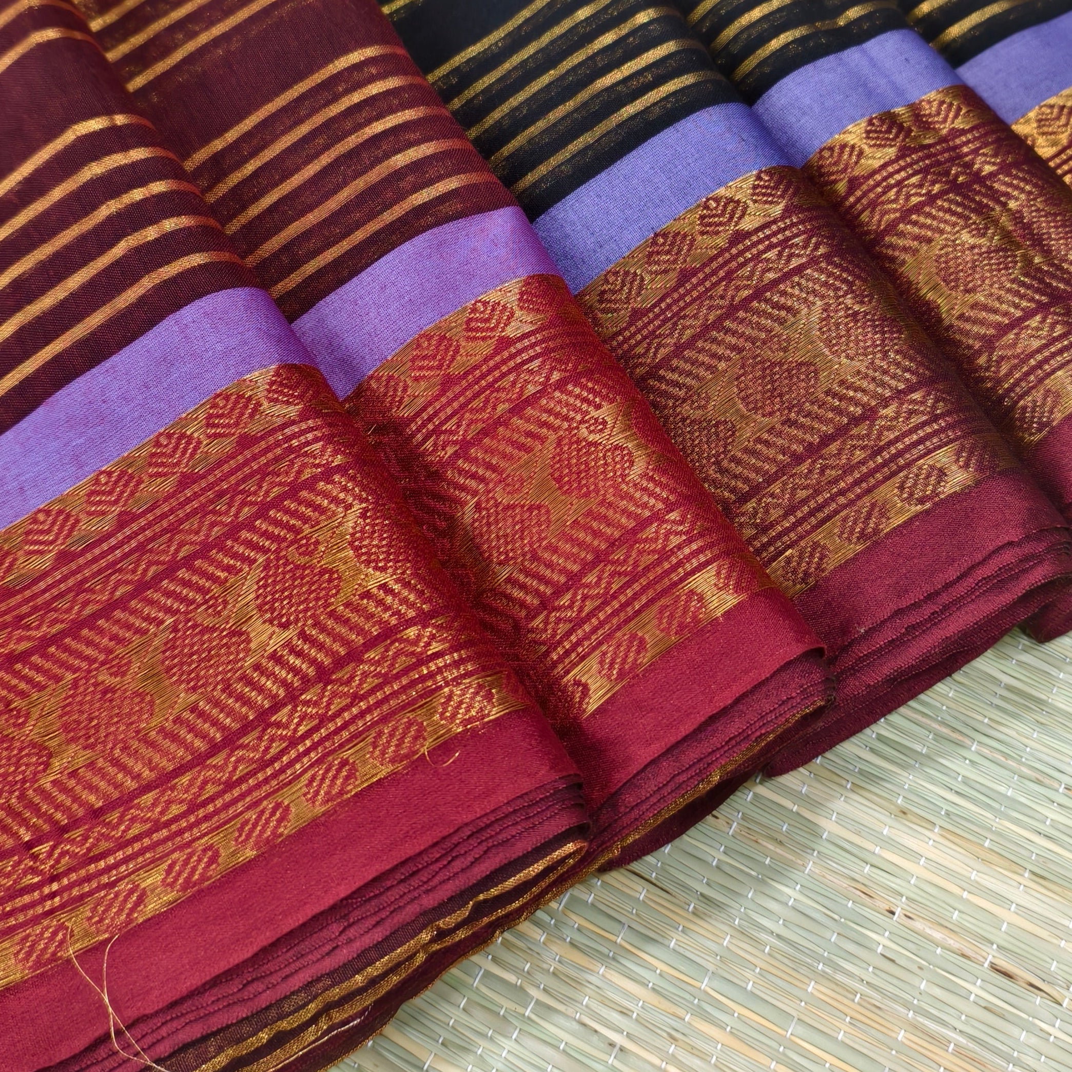Mul cotton saree with all over zari stripes & kanchi border