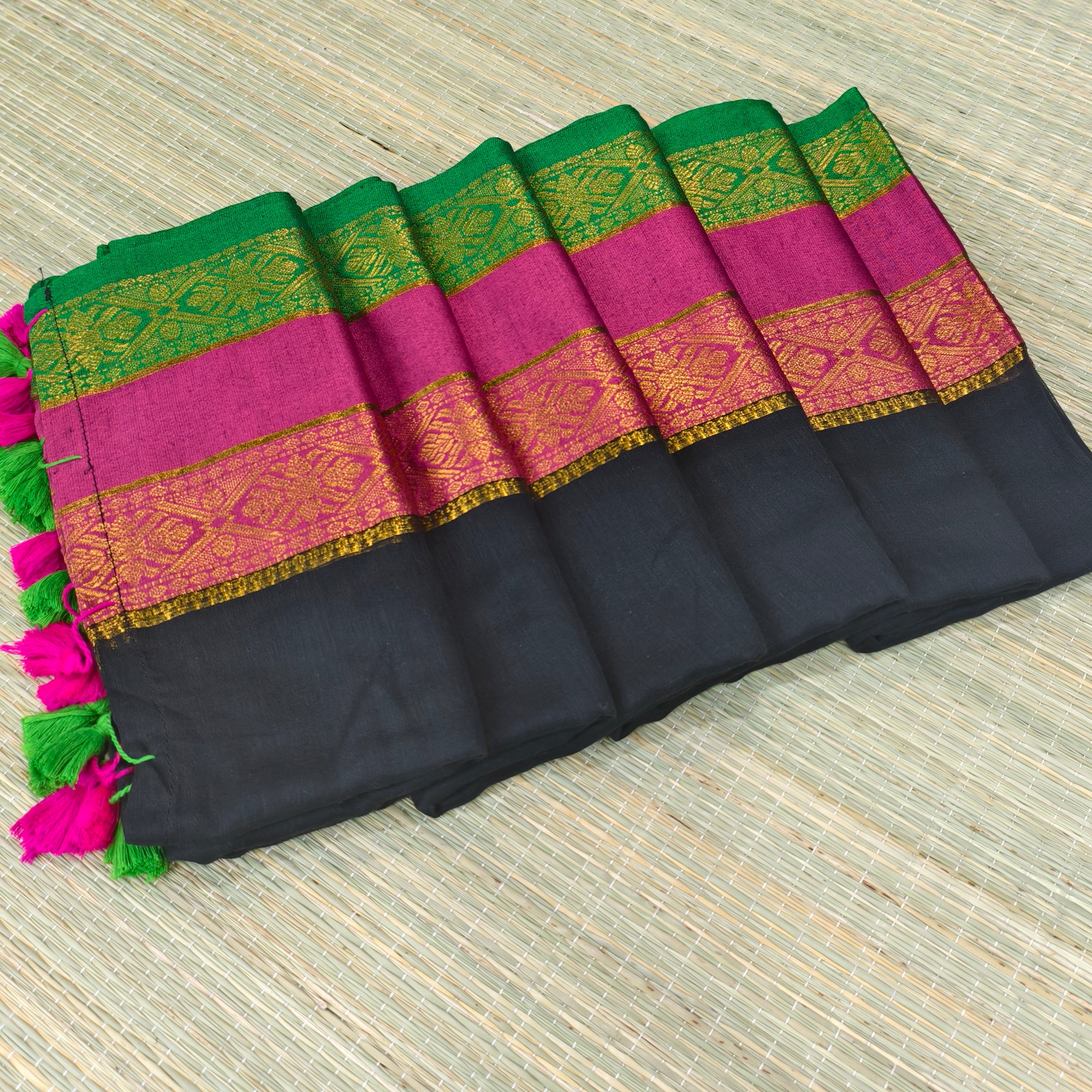 Mul cotton saree with kanchi gap border