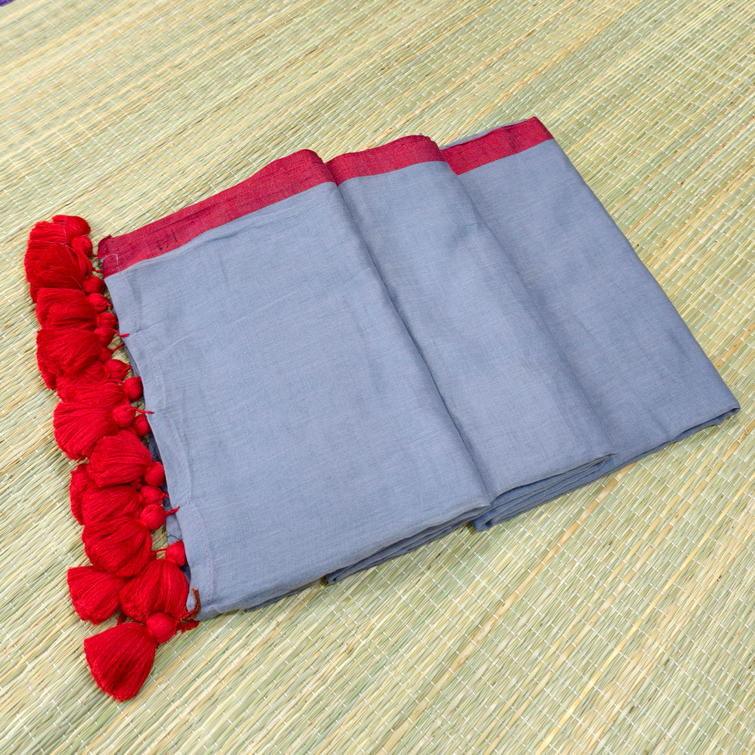 Mul plain saree with contrast border