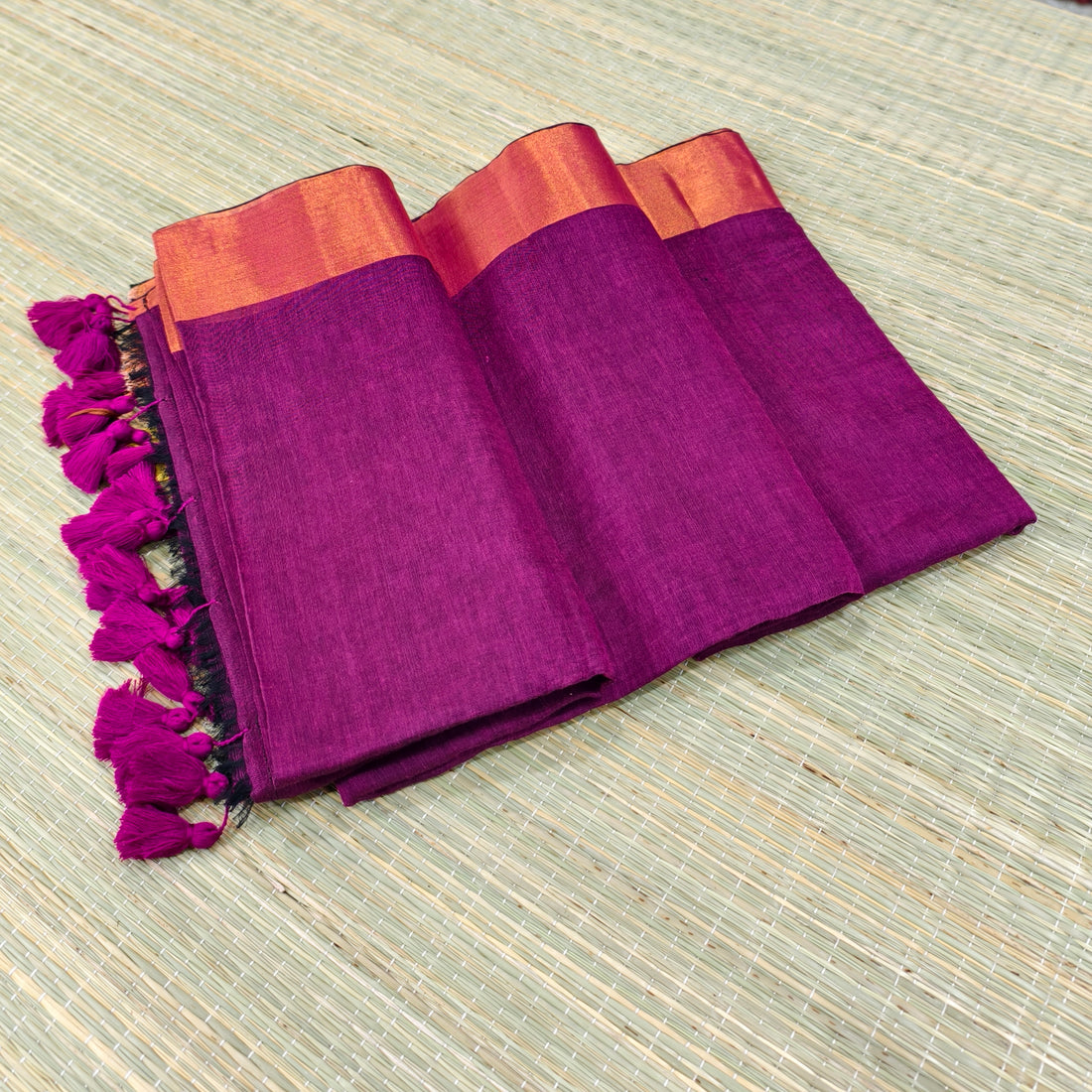 Mul cotton saree with zari border