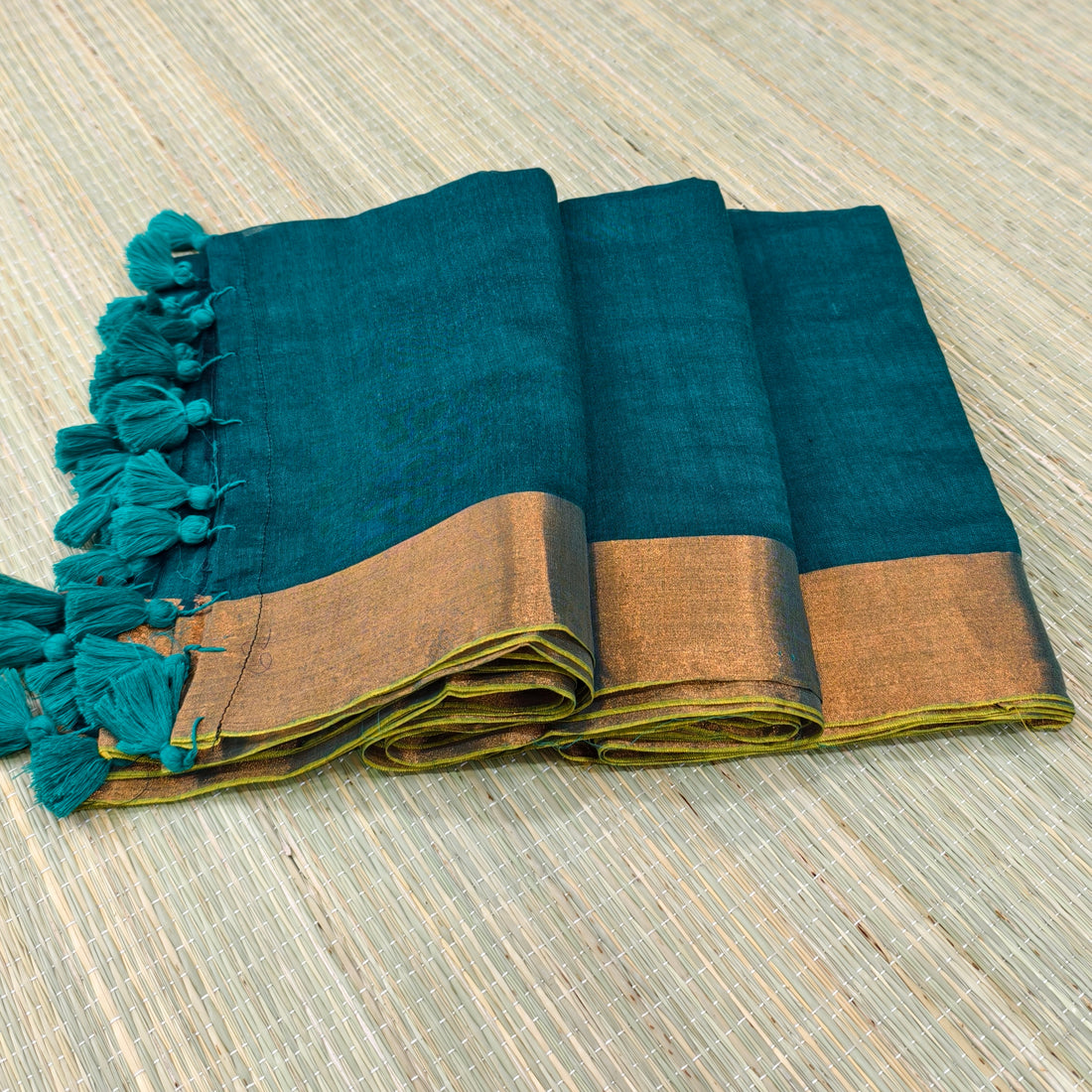 Mul cotton saree with zari border