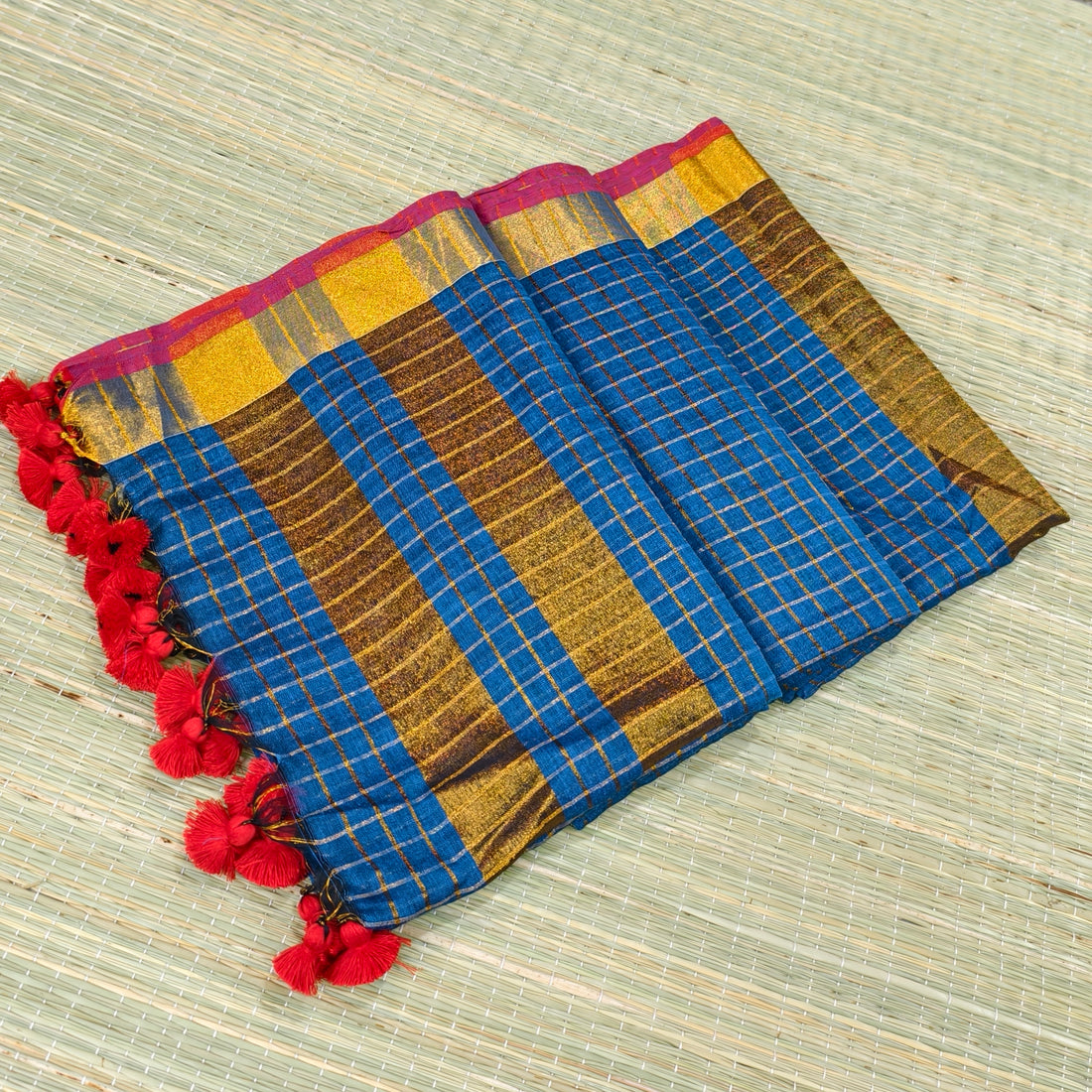 Premium mul zari checked saree