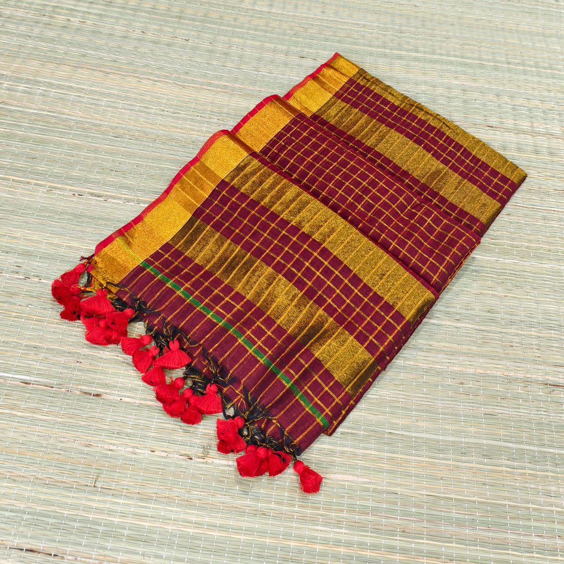 Premium mul zari checked saree