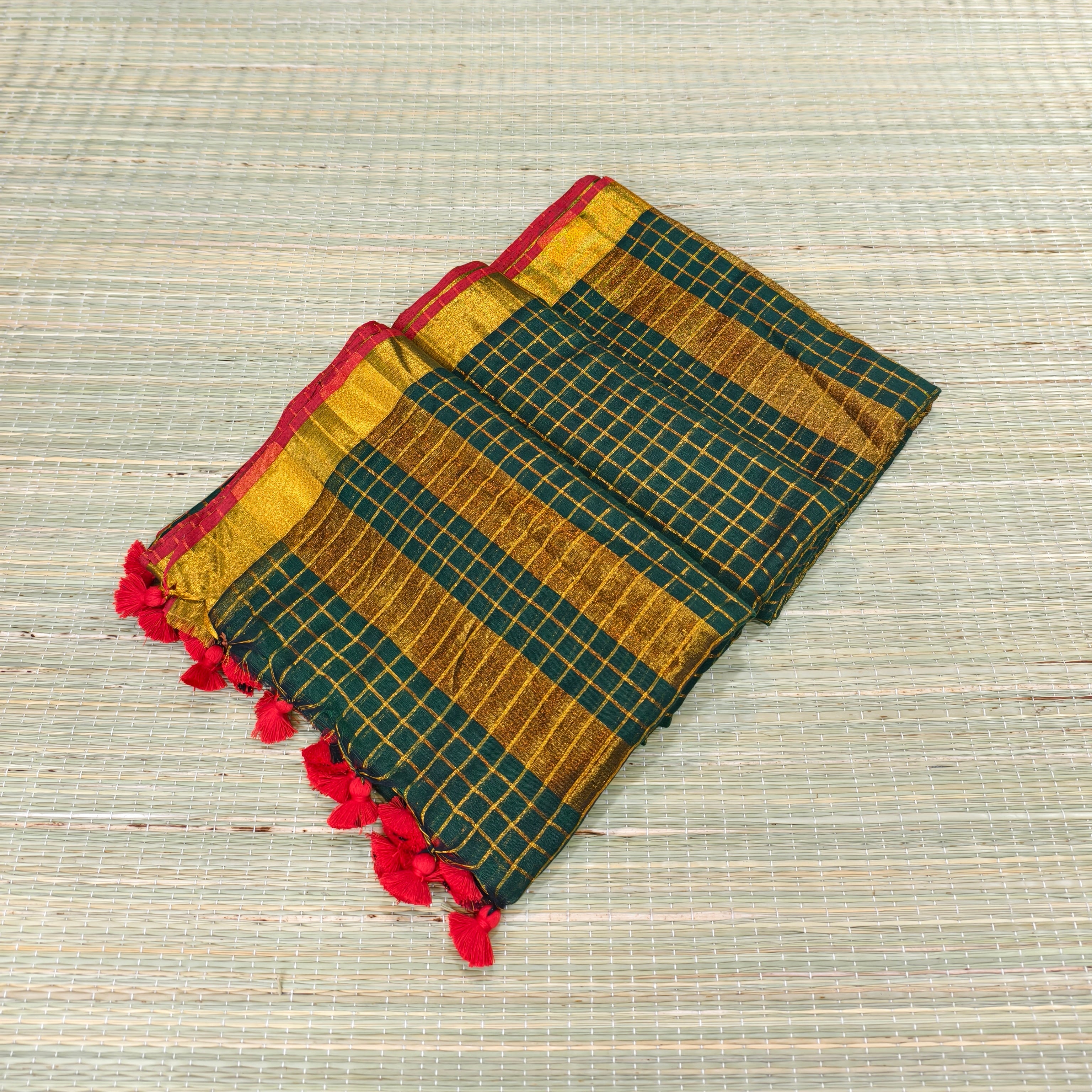 Premium mul zari checked saree