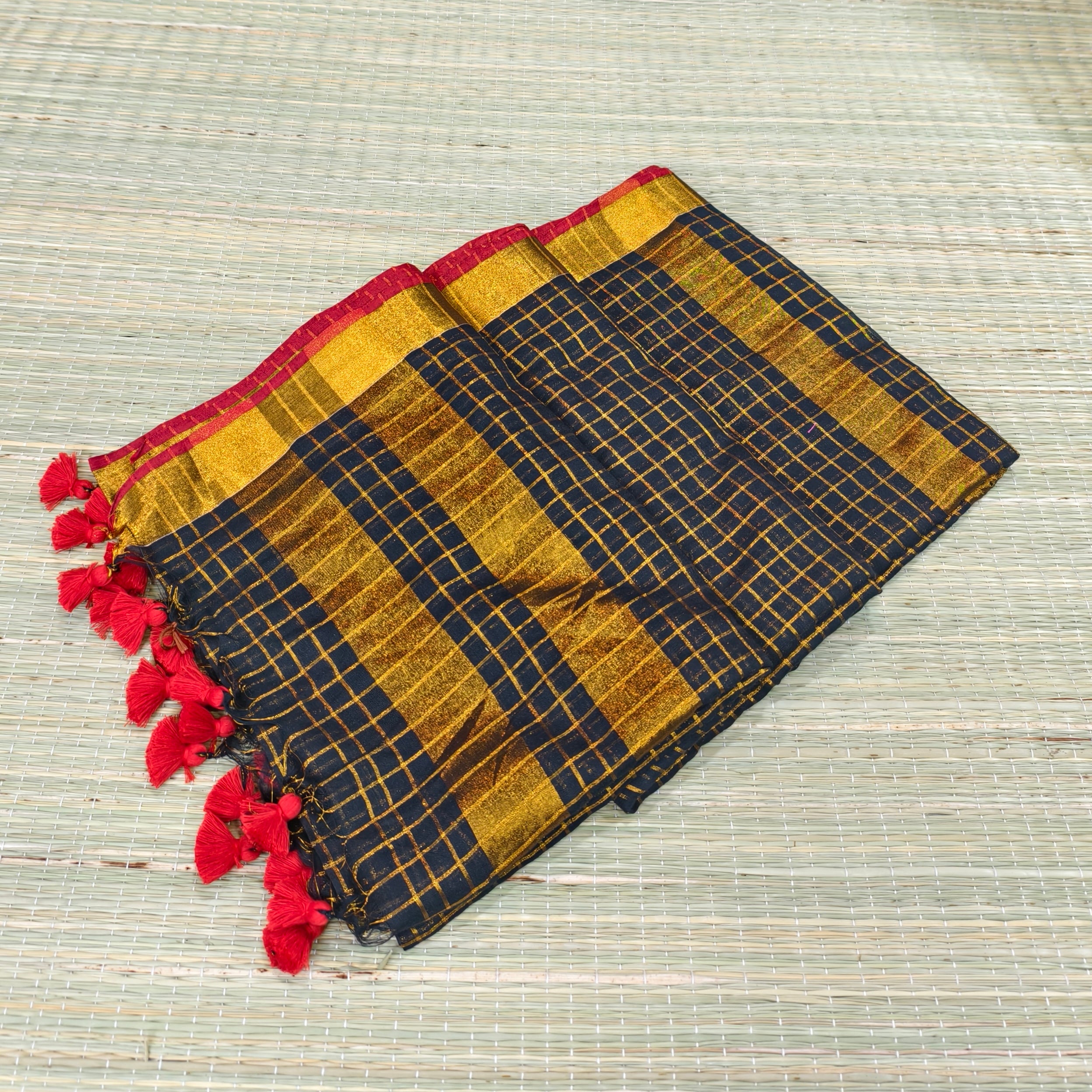 Premium mul zari checked saree