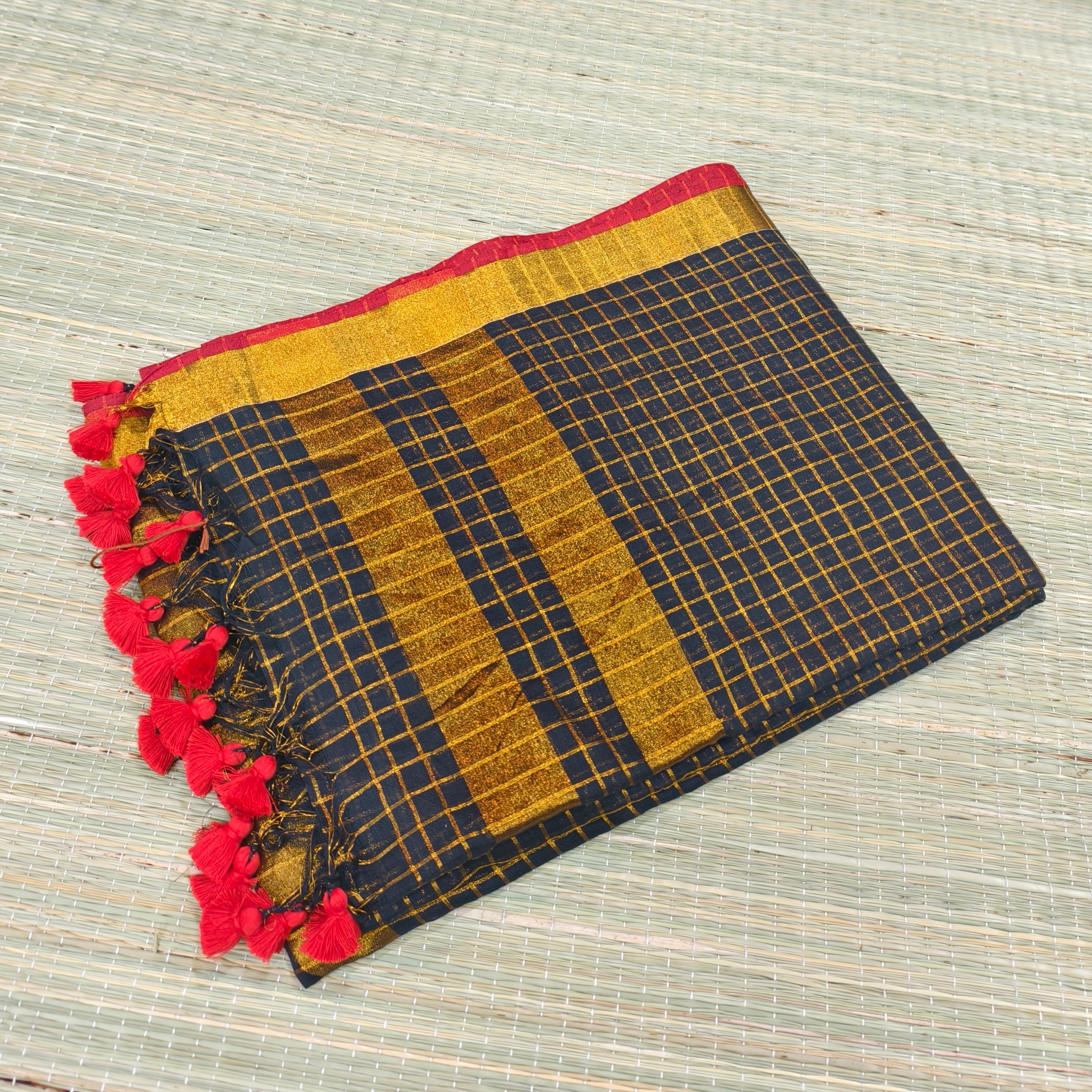 Premium mul zari checked saree