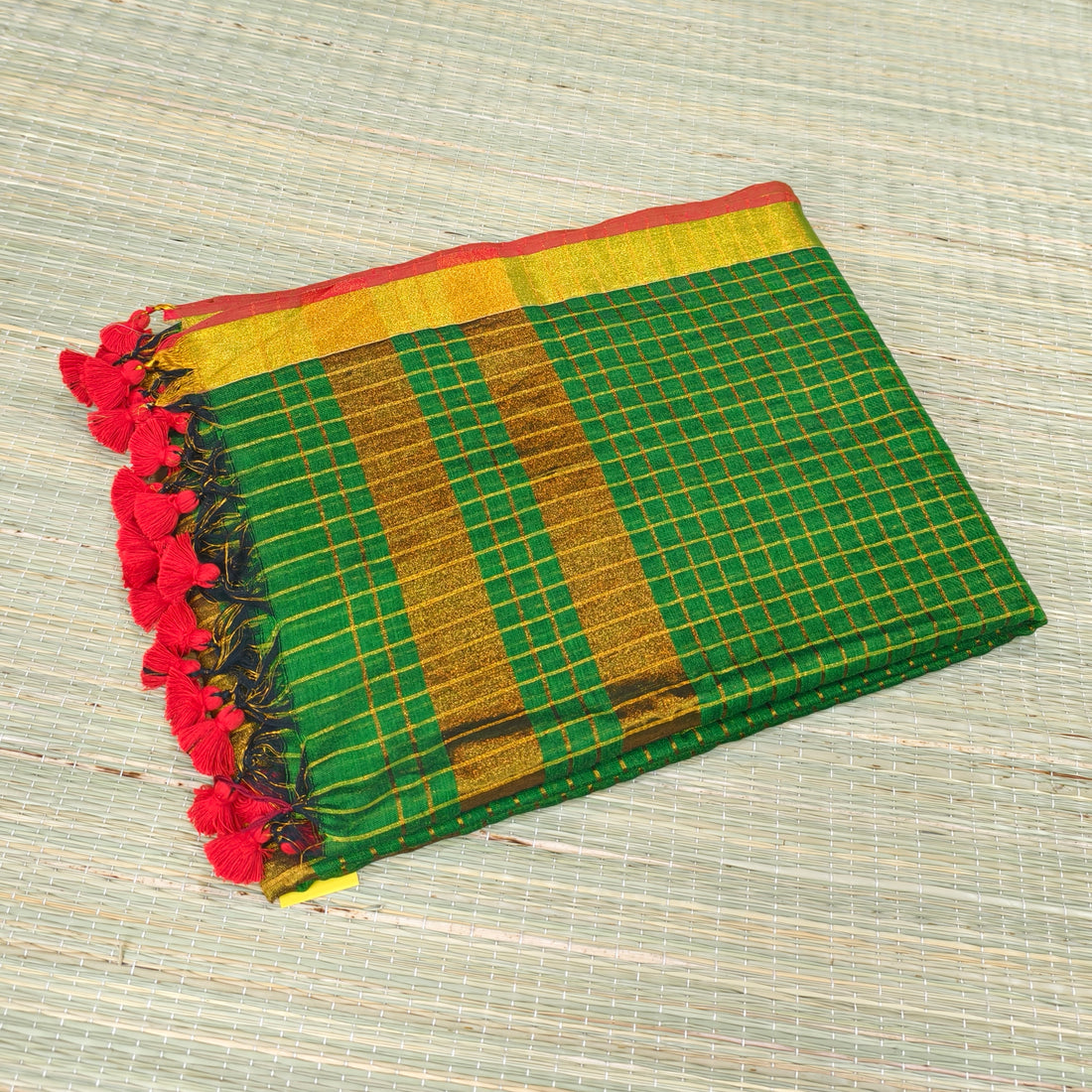 Premium mul zari checked saree