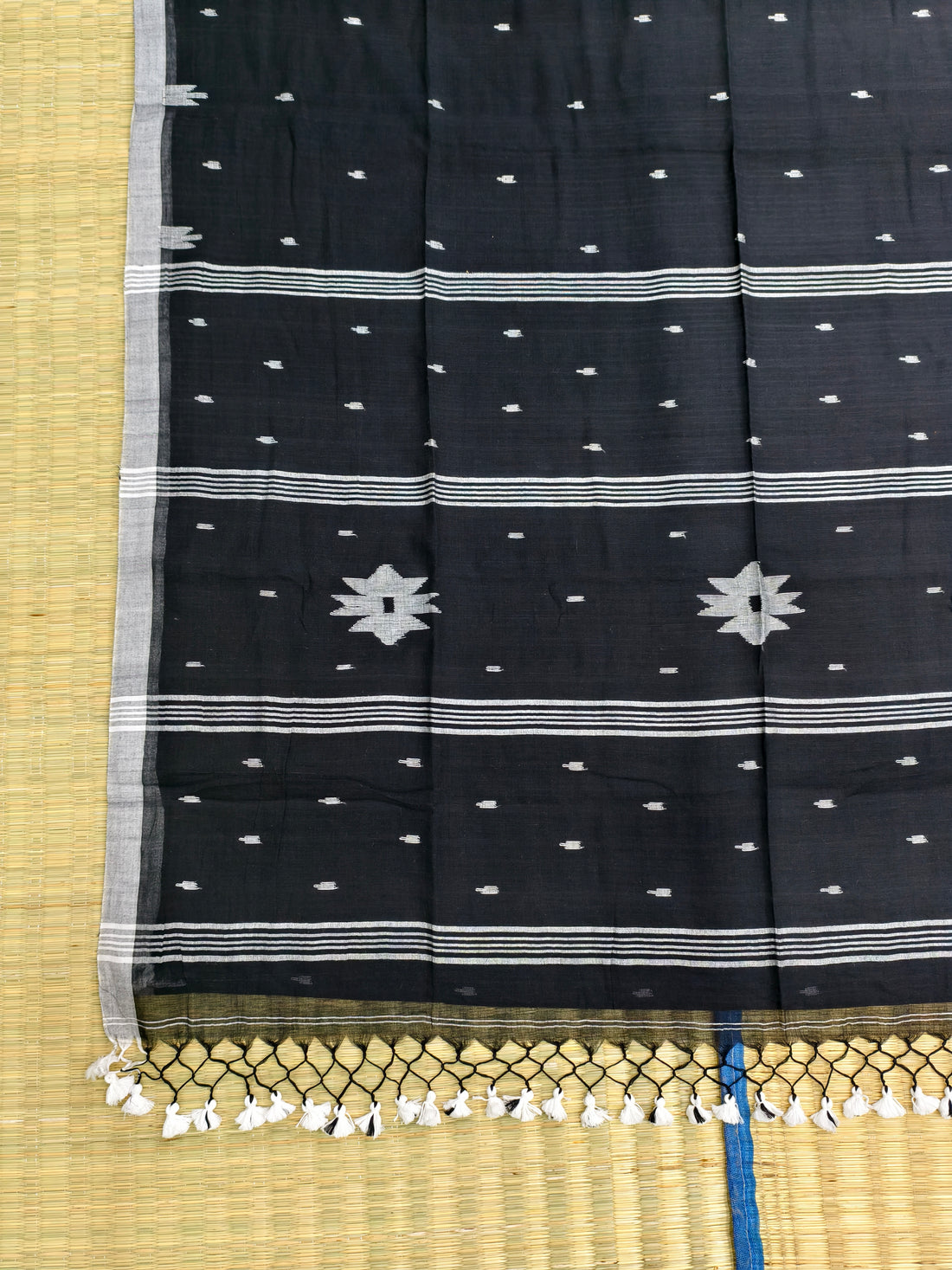 Premium mul jamdani saree