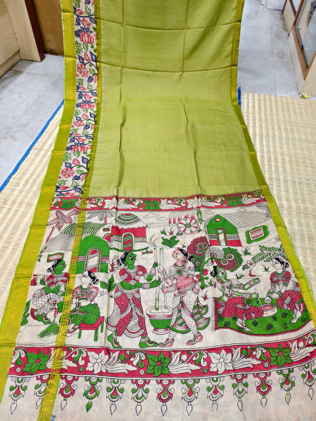 Plain Mangalagiri silk with kalamkari gap border