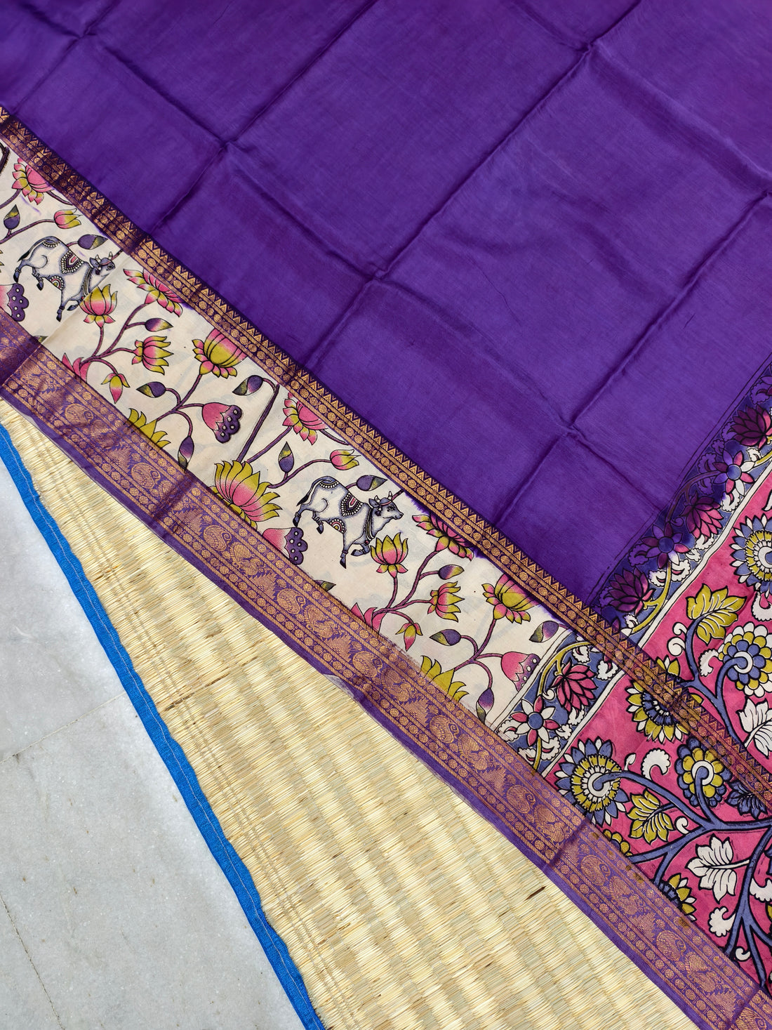 Plain Mangalagiri silk with kalamkari gap border