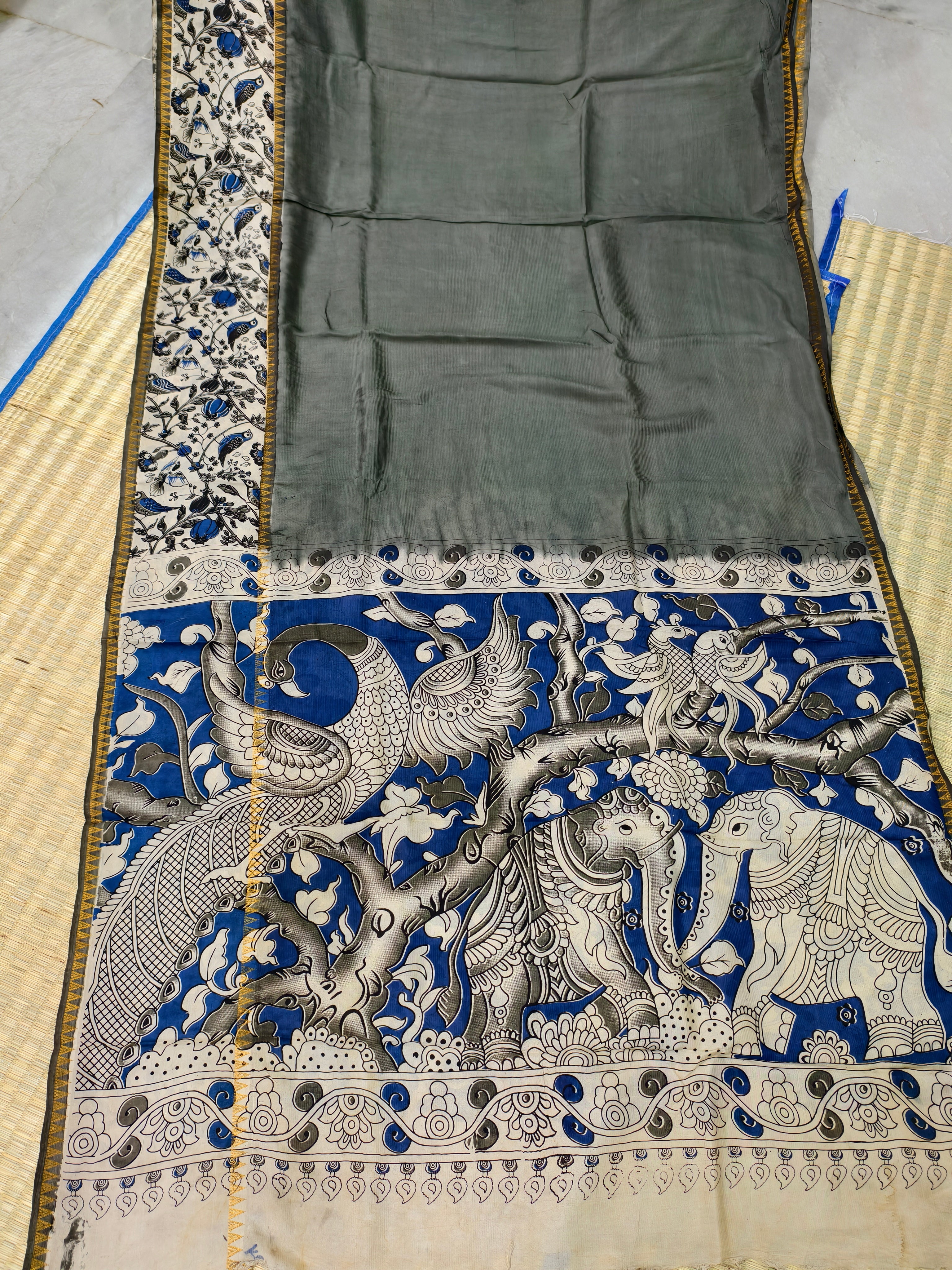 Plain Mangalagiri silk with kalamkari gap border