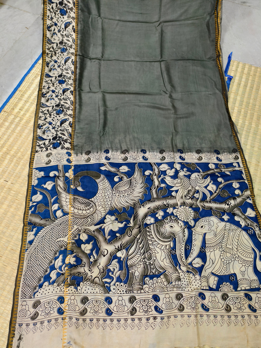 Plain Mangalagiri silk with kalamkari gap border