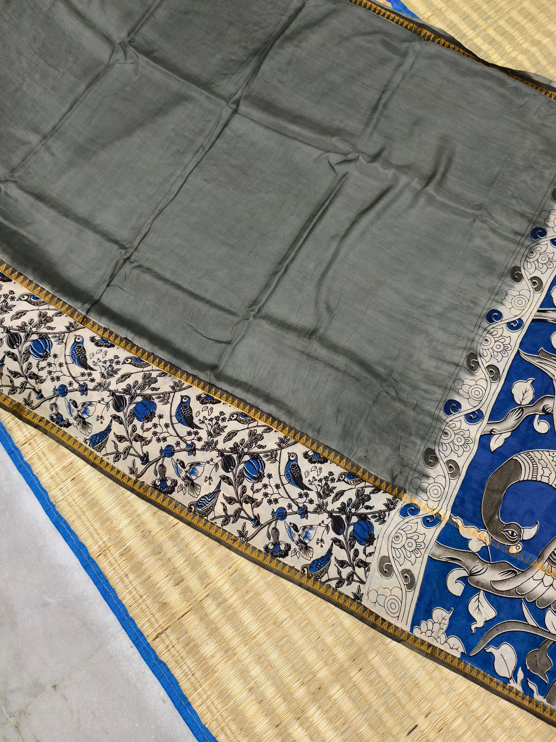 Plain Mangalagiri silk with kalamkari gap border