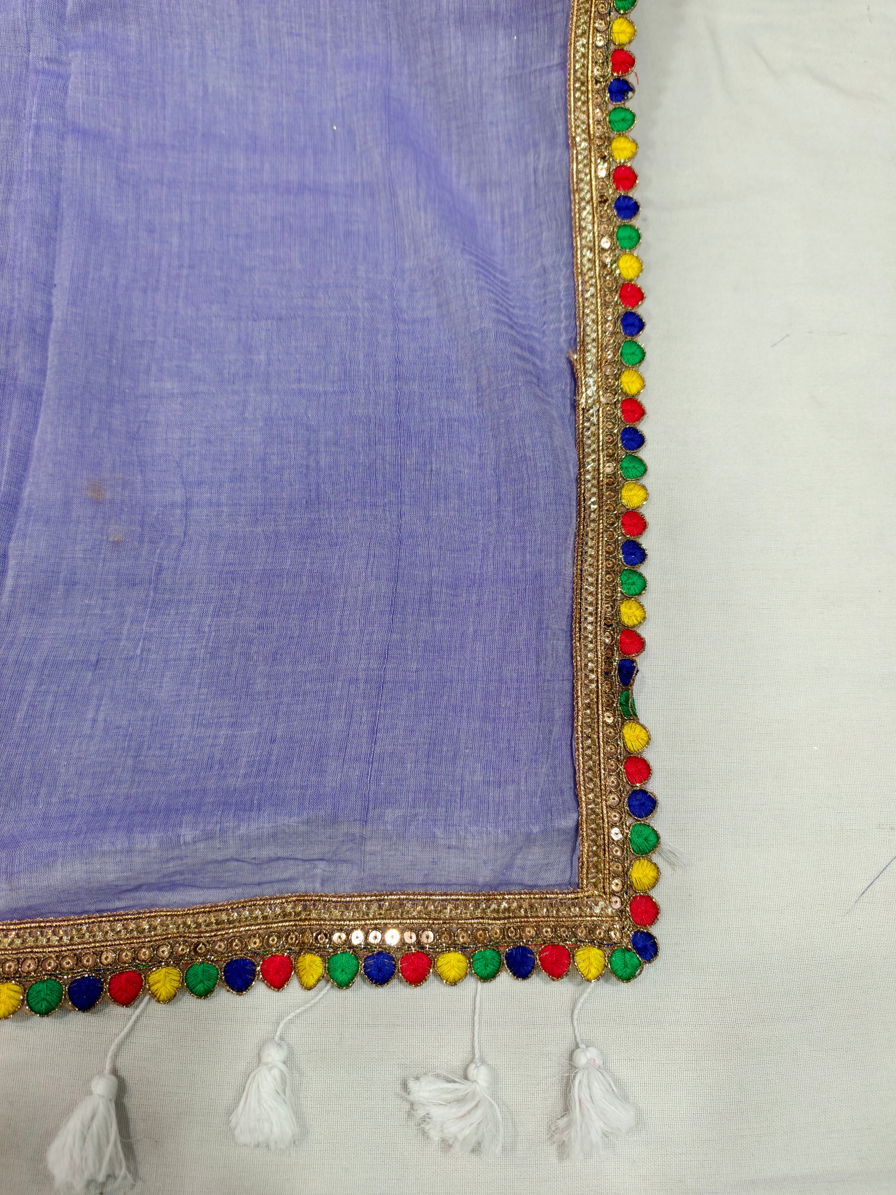 Plain Mul cotton saree with Lace