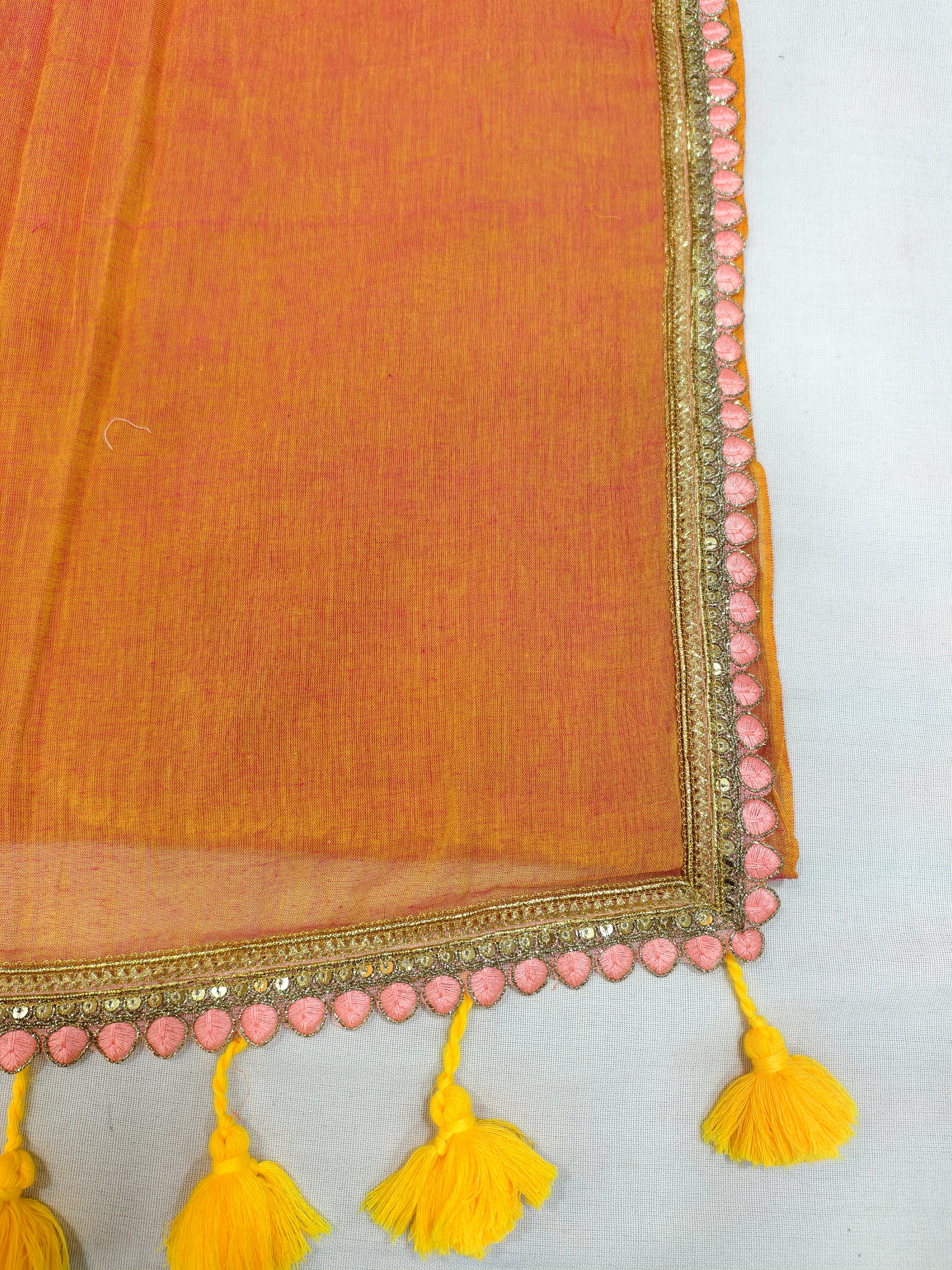 Plain Mul cotton saree with Lace