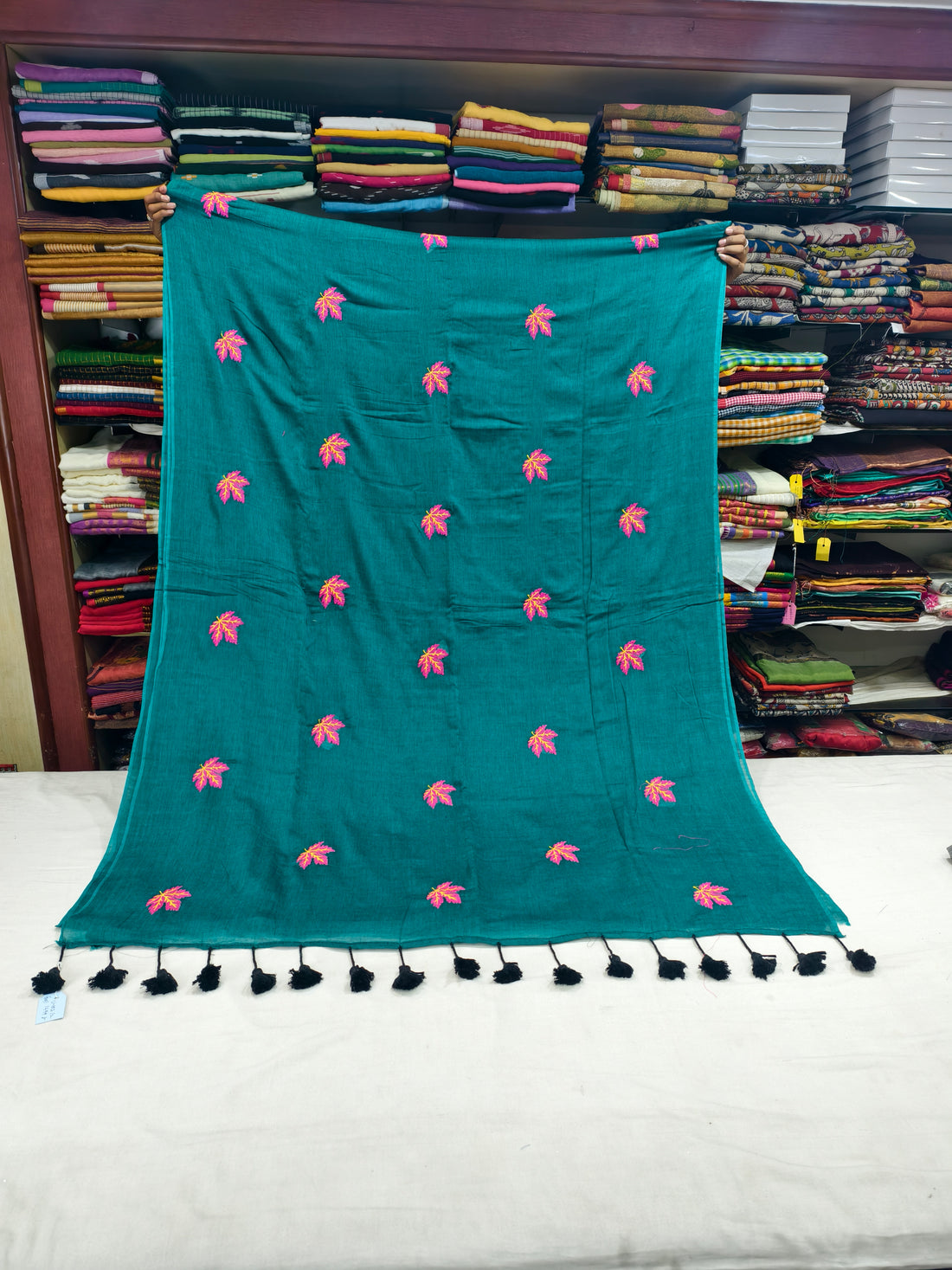 Mul cotton saree with leaf embroidery