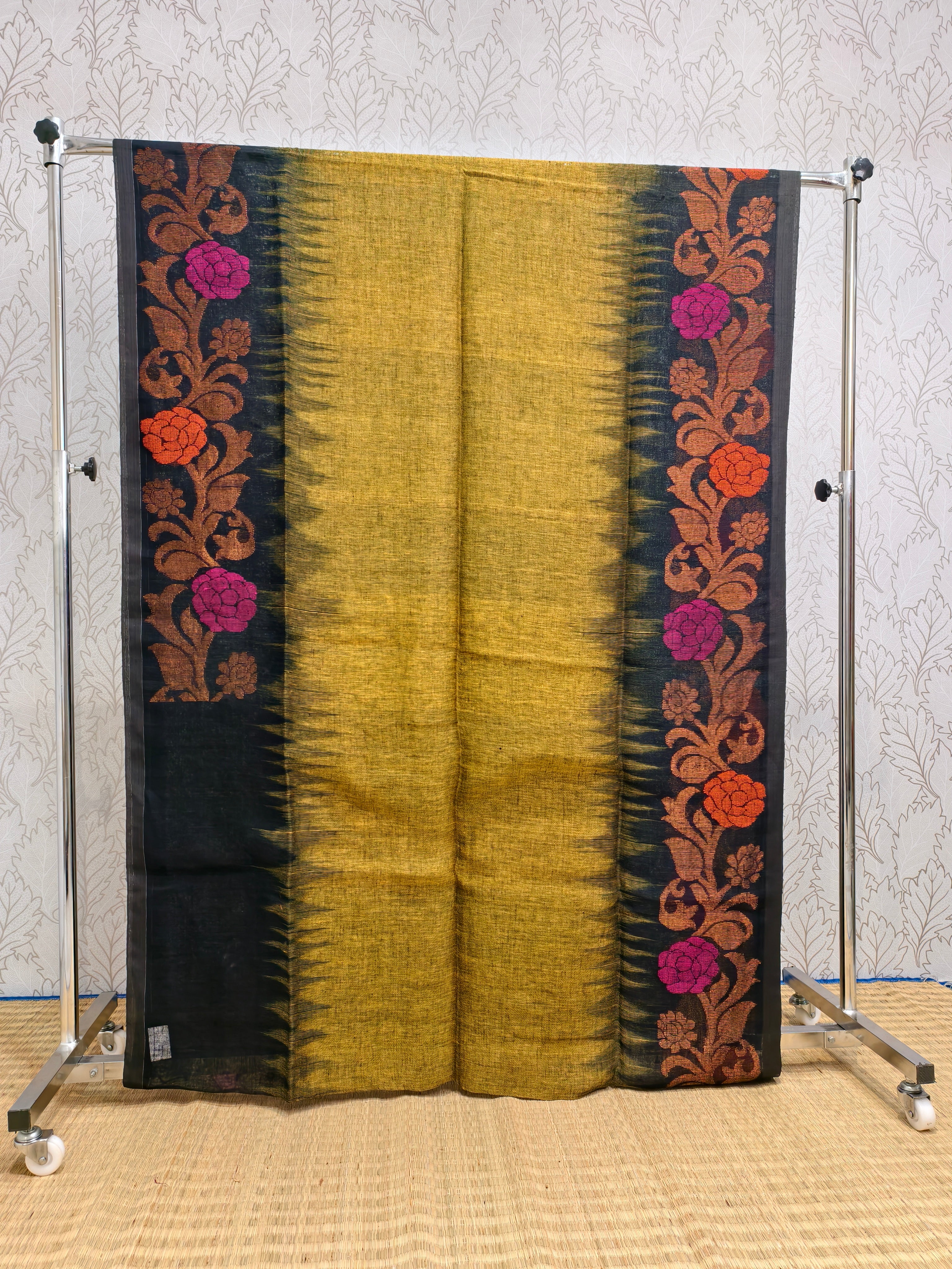 Linen by Linen jamdani saree