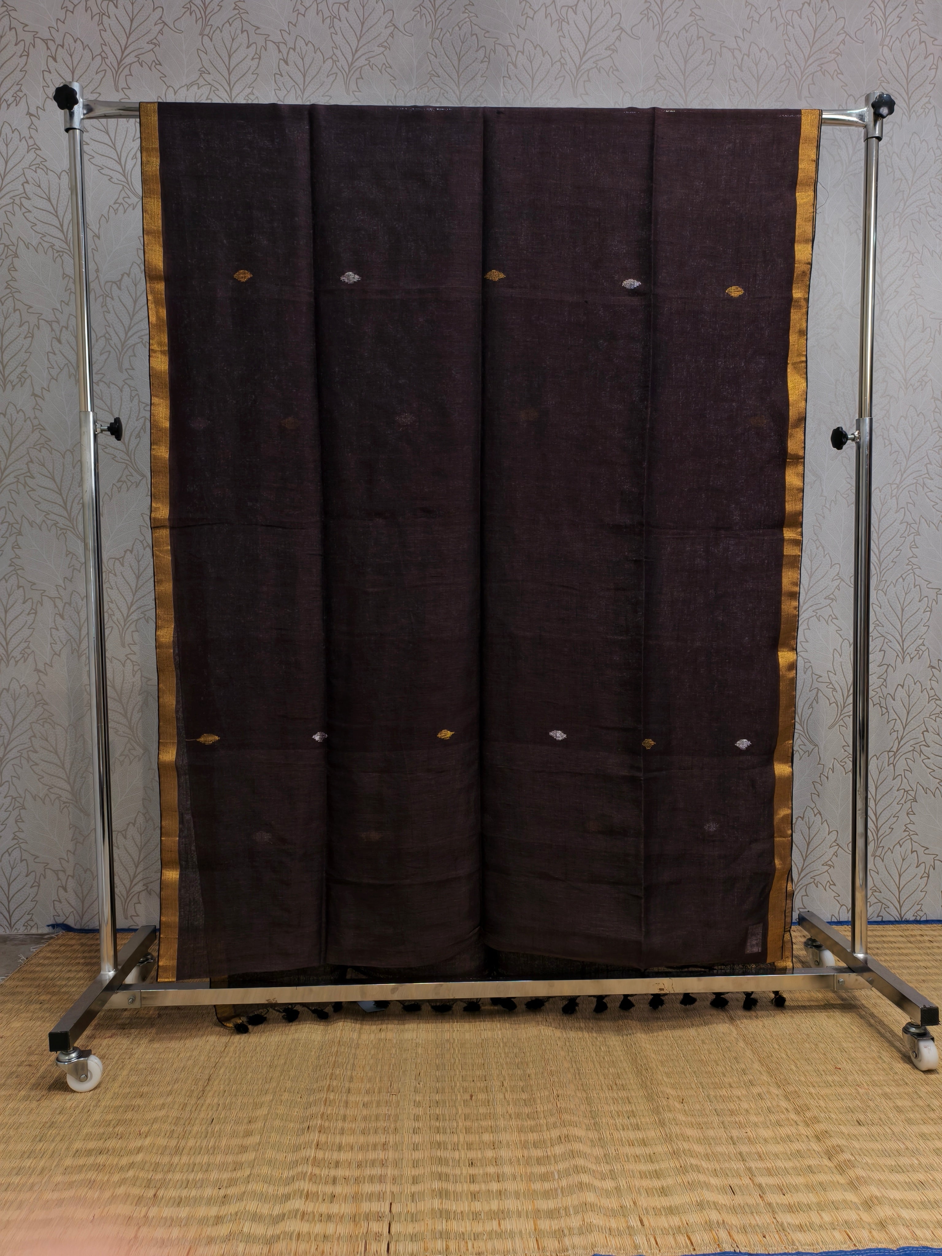 Linen by Linen jamdani saree