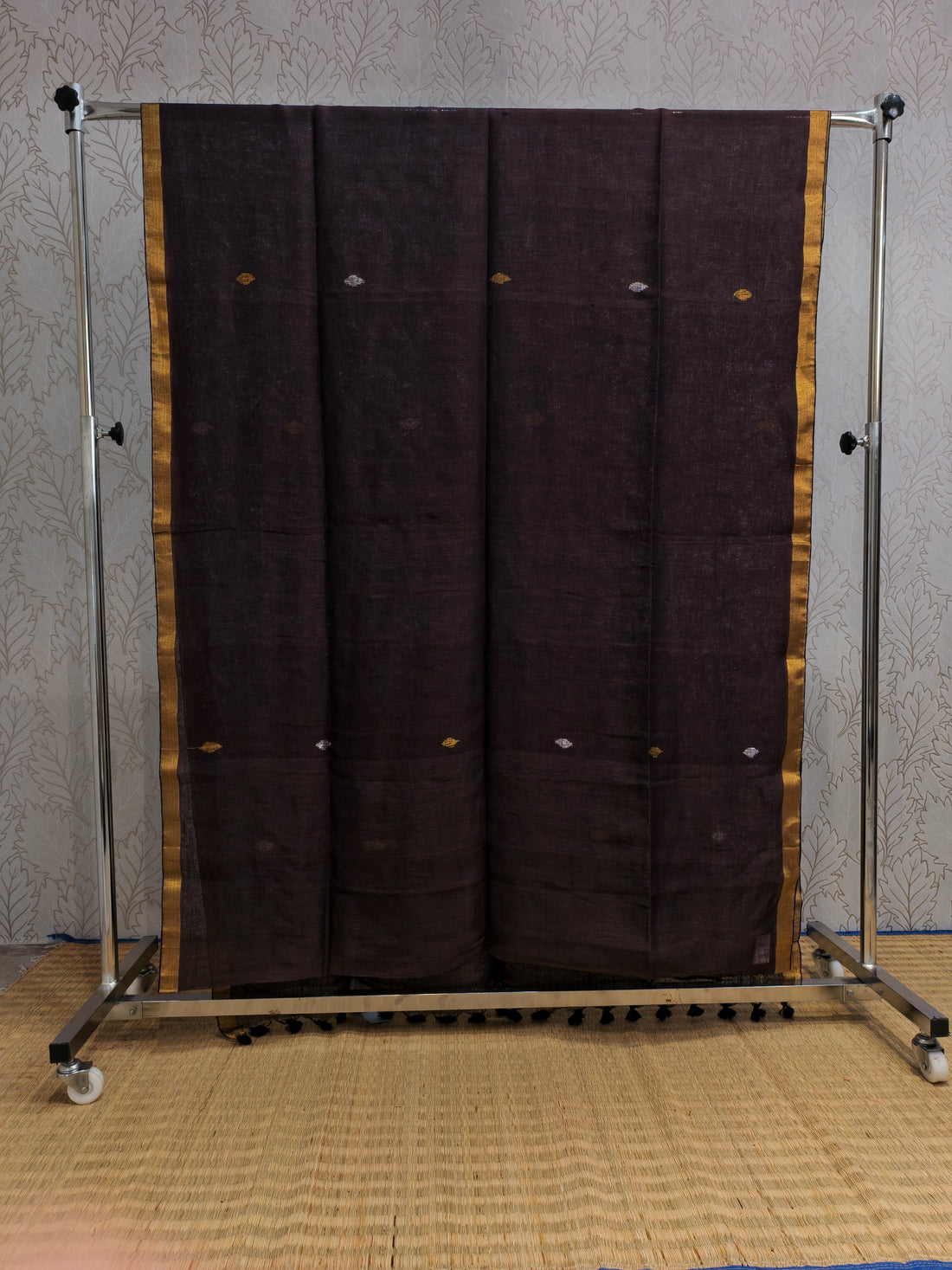 Linen by Linen jamdani saree