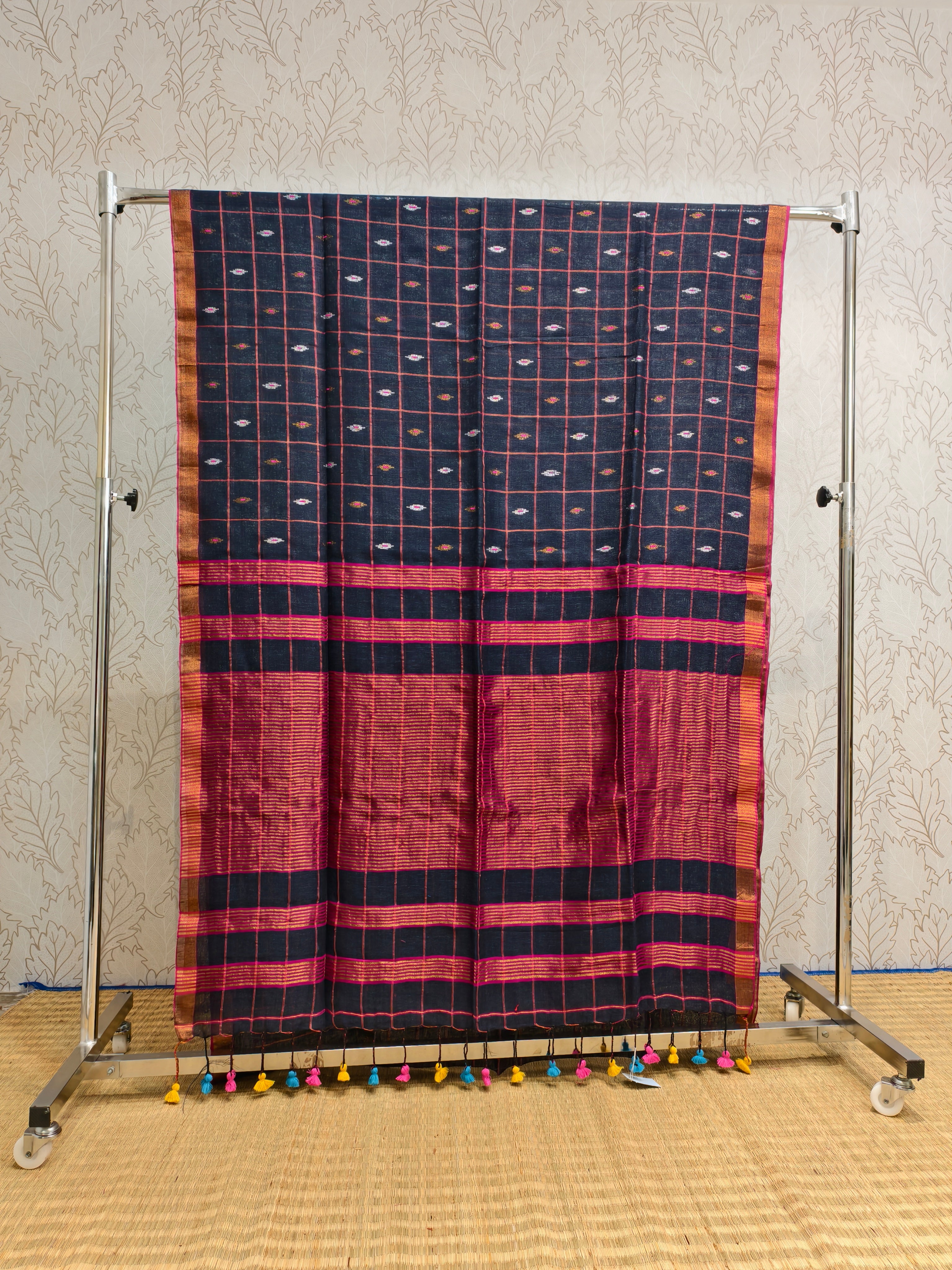 Linen by Linen jamdani saree