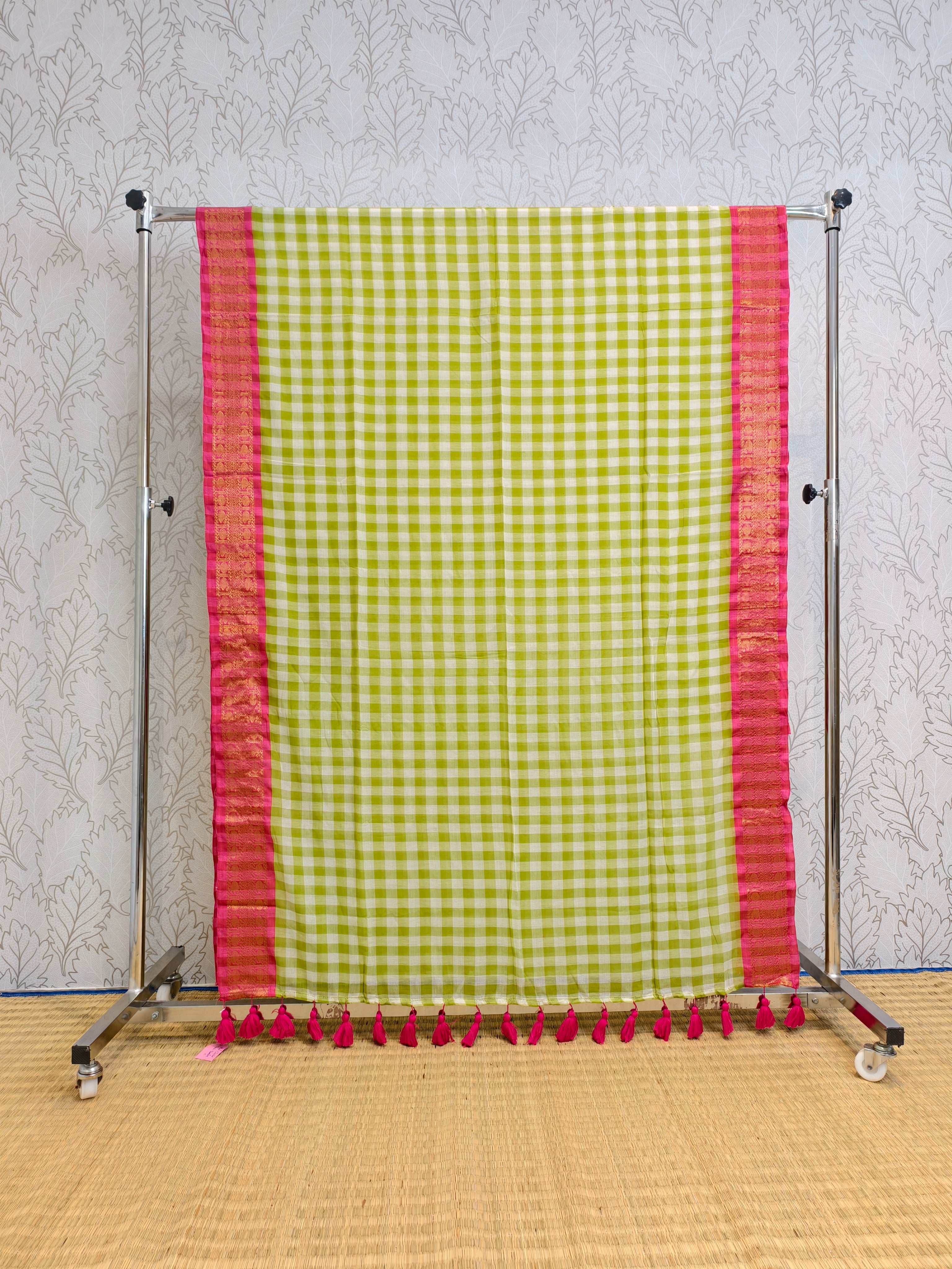 Premium mul cotton check saree with kanchi border