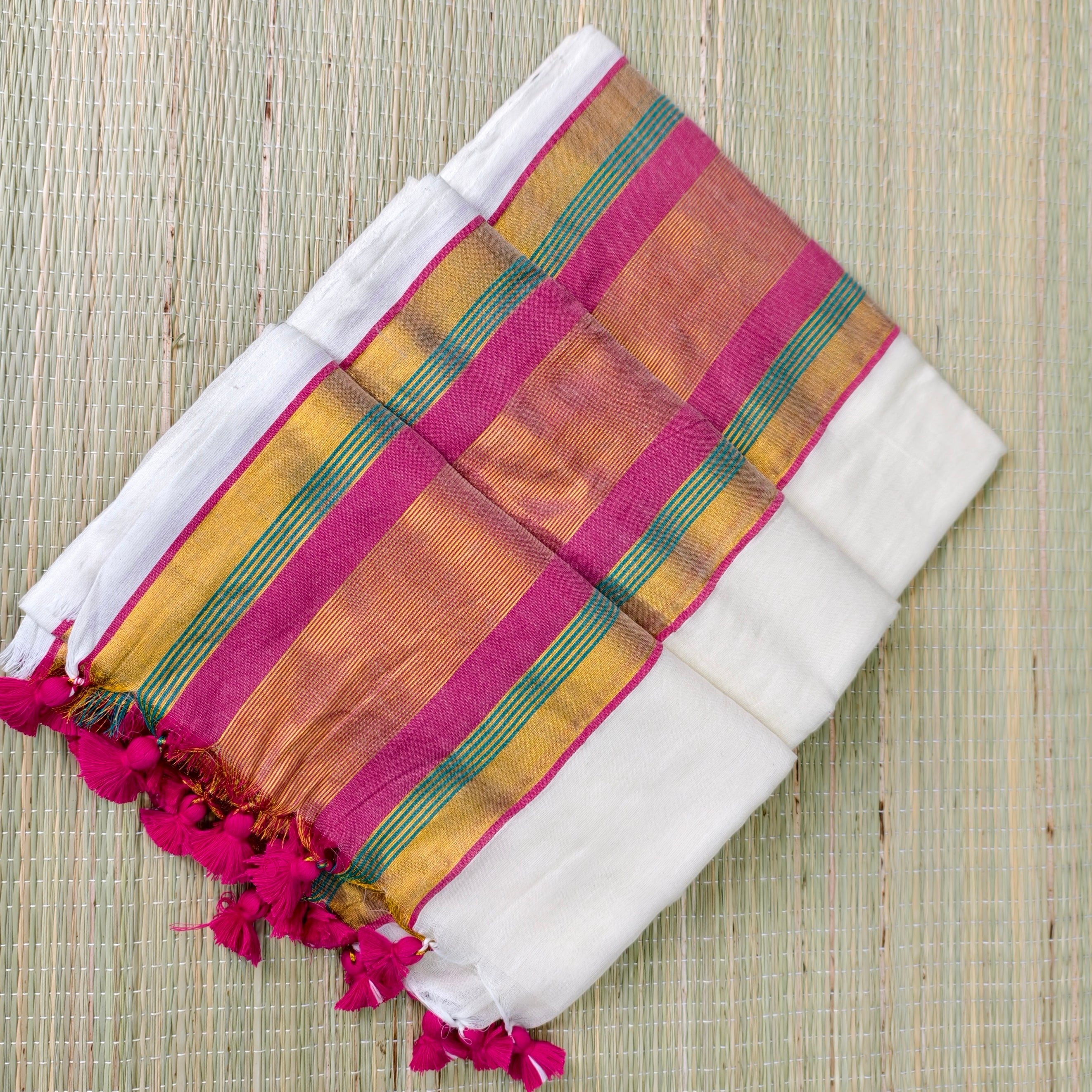 Premium mul cotton saree with Kanchi border