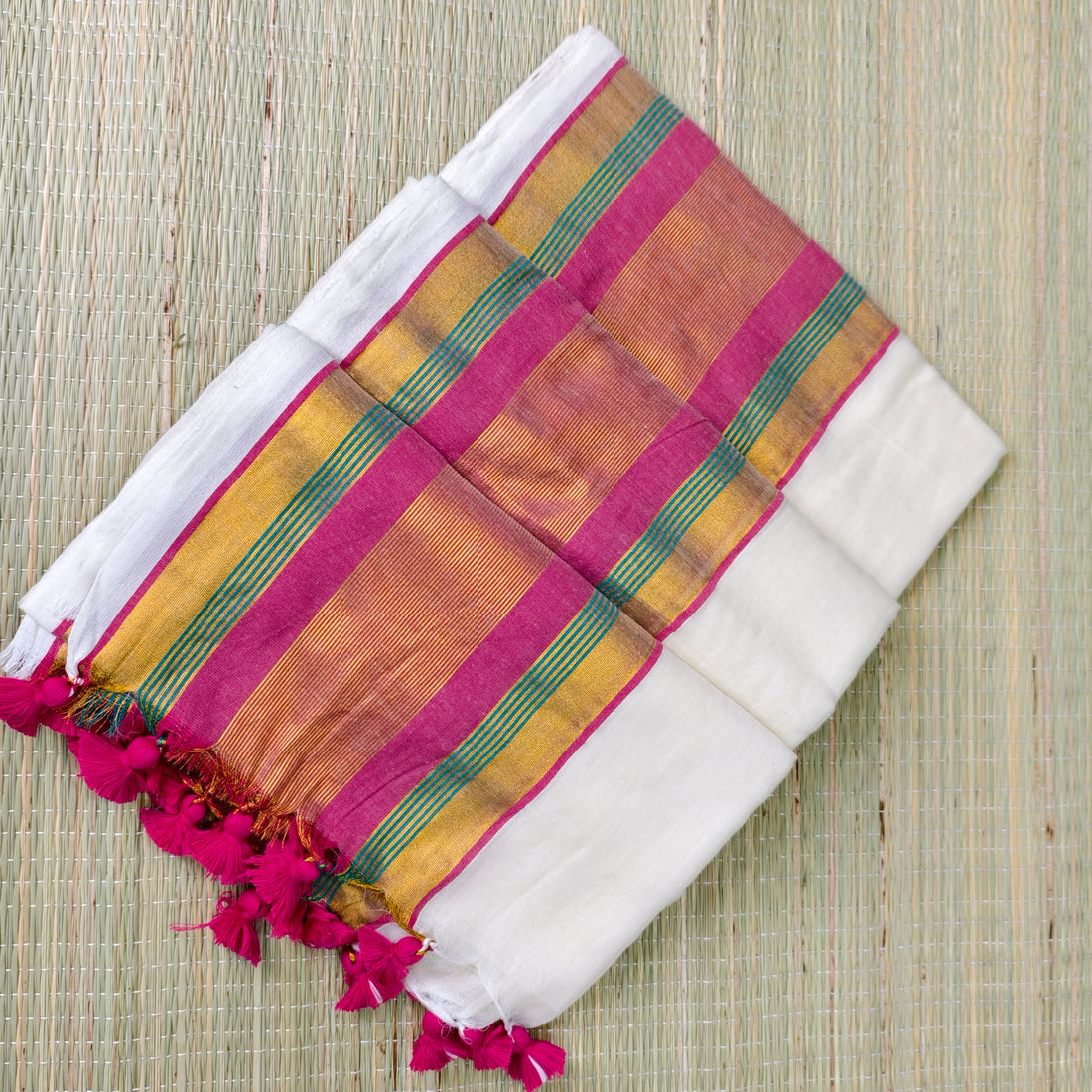 Premium mul cotton saree with Kanchi border
