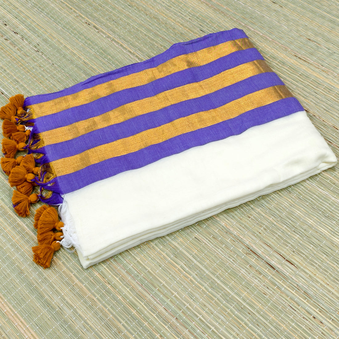Premium mul cotton saree with zari border