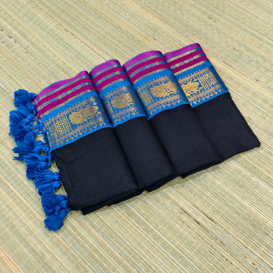 Premium mul cotton saree with kanchi border