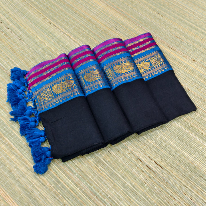 Premium mul cotton saree with kanchi border