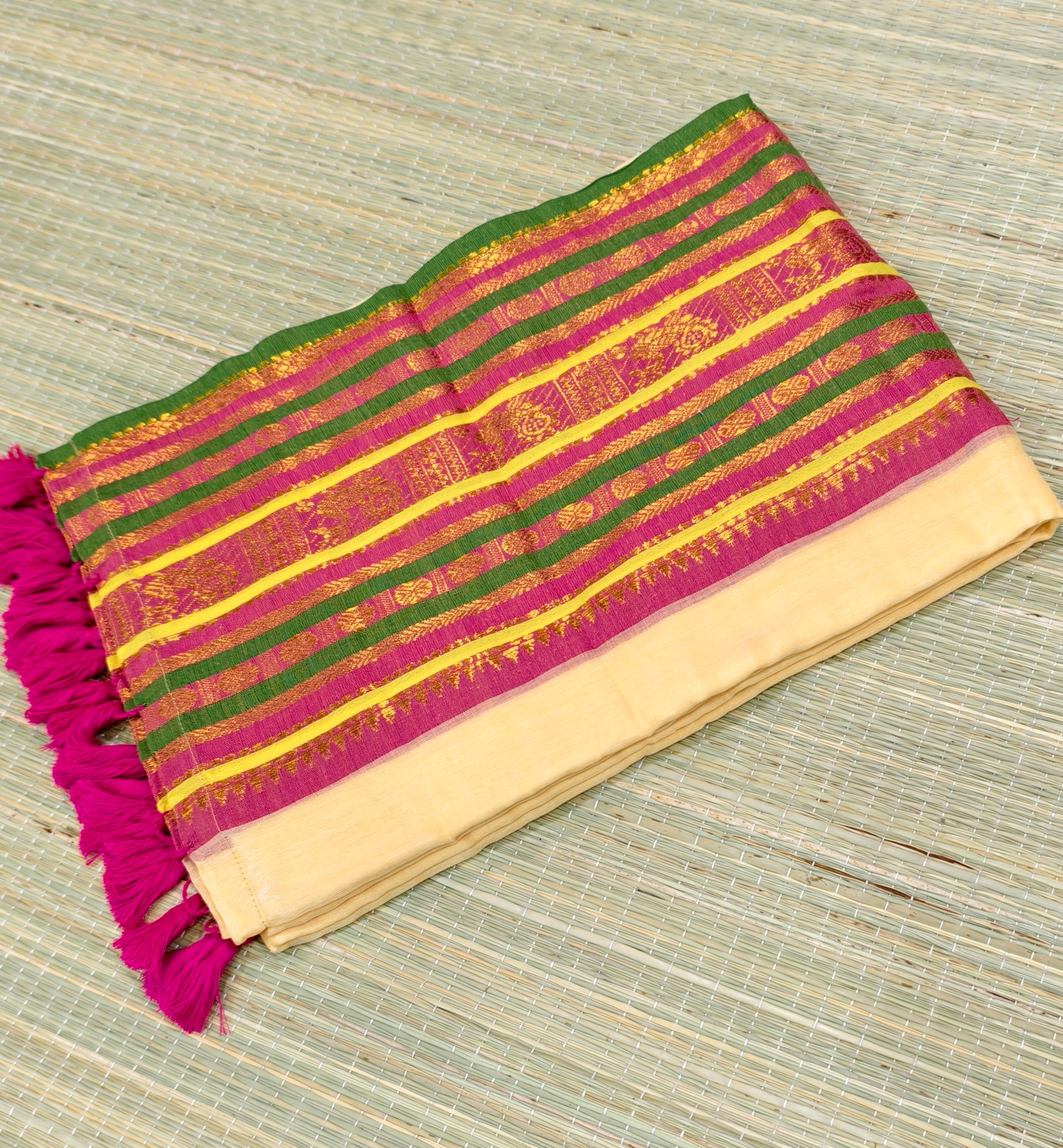 Premium mul cotton orangish peach saree with big kanchi border