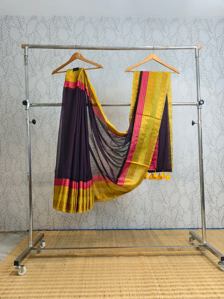 Mul cotton saree with kanchi border