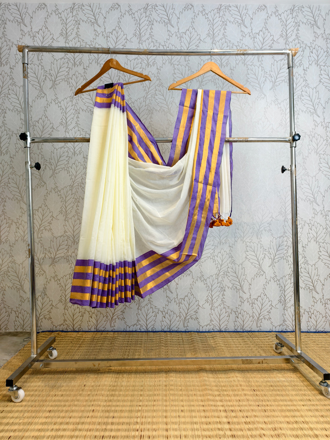 Premium mul cotton saree with zari border